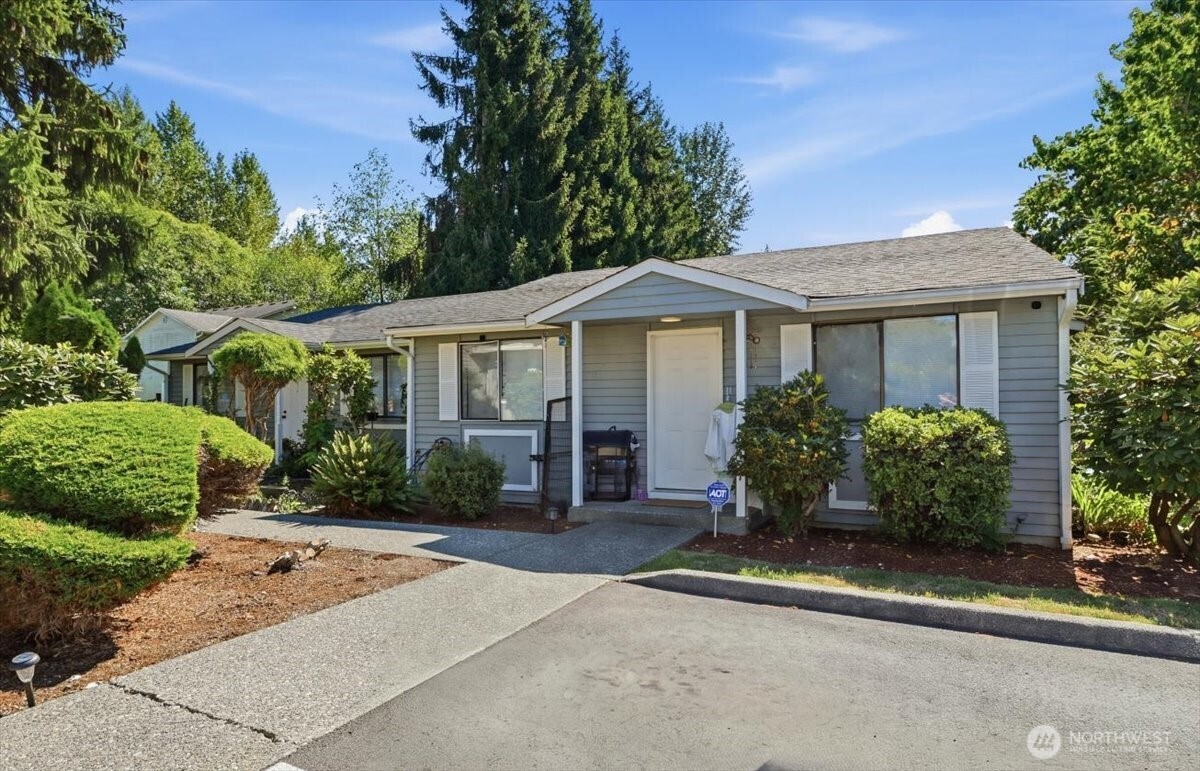 406 E Pioneer Street #E
