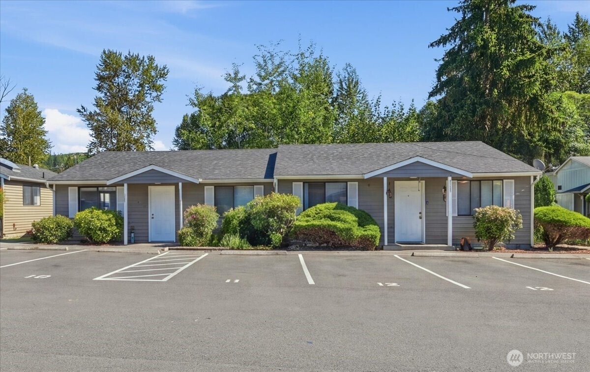 406 E Pioneer Street #F