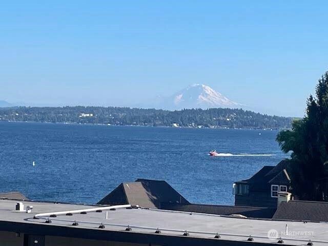 2040 43rd Avenue E #415, Seattle, WA 98112, listed at Lakeside West