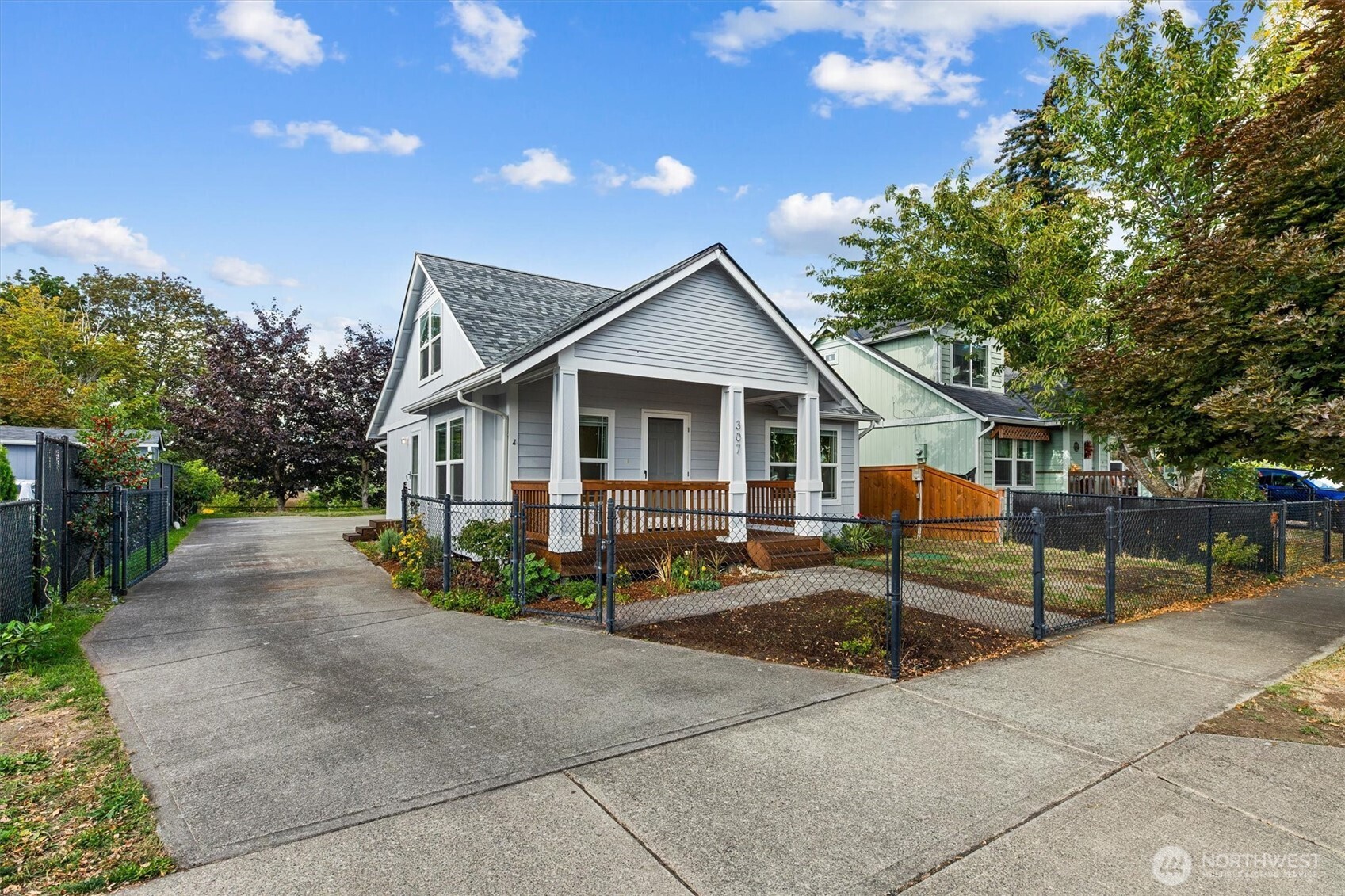 307 Solberg Street NW