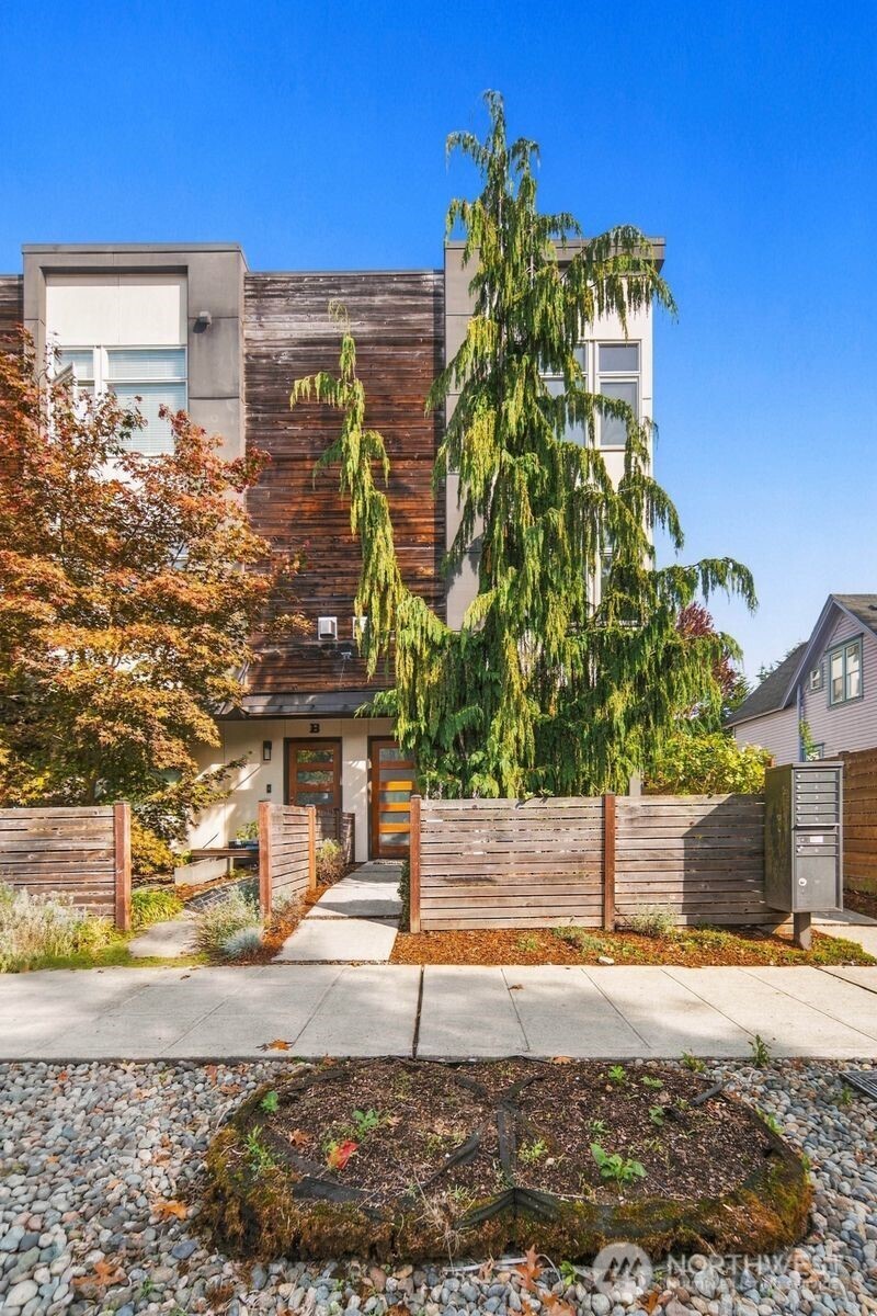 304 26th Avenue S #C