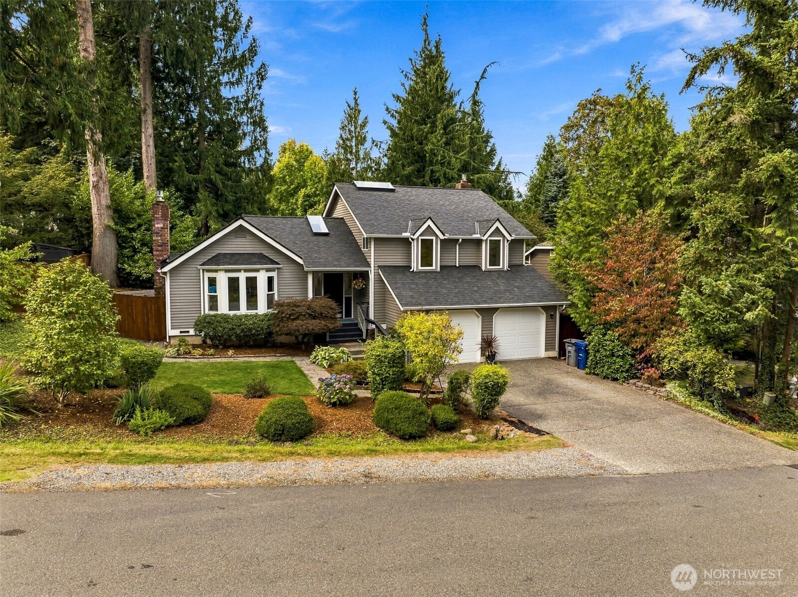 425 Jasmine Place NW
