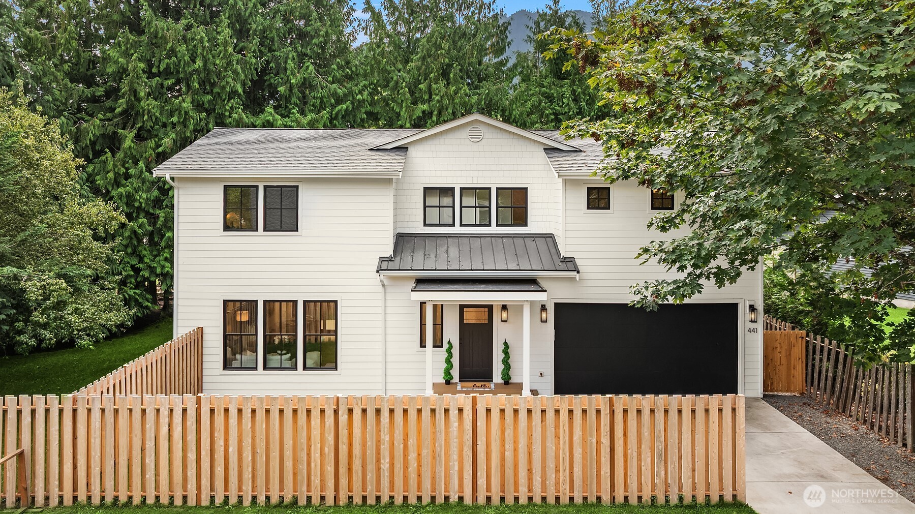 441 SE Alder Dr