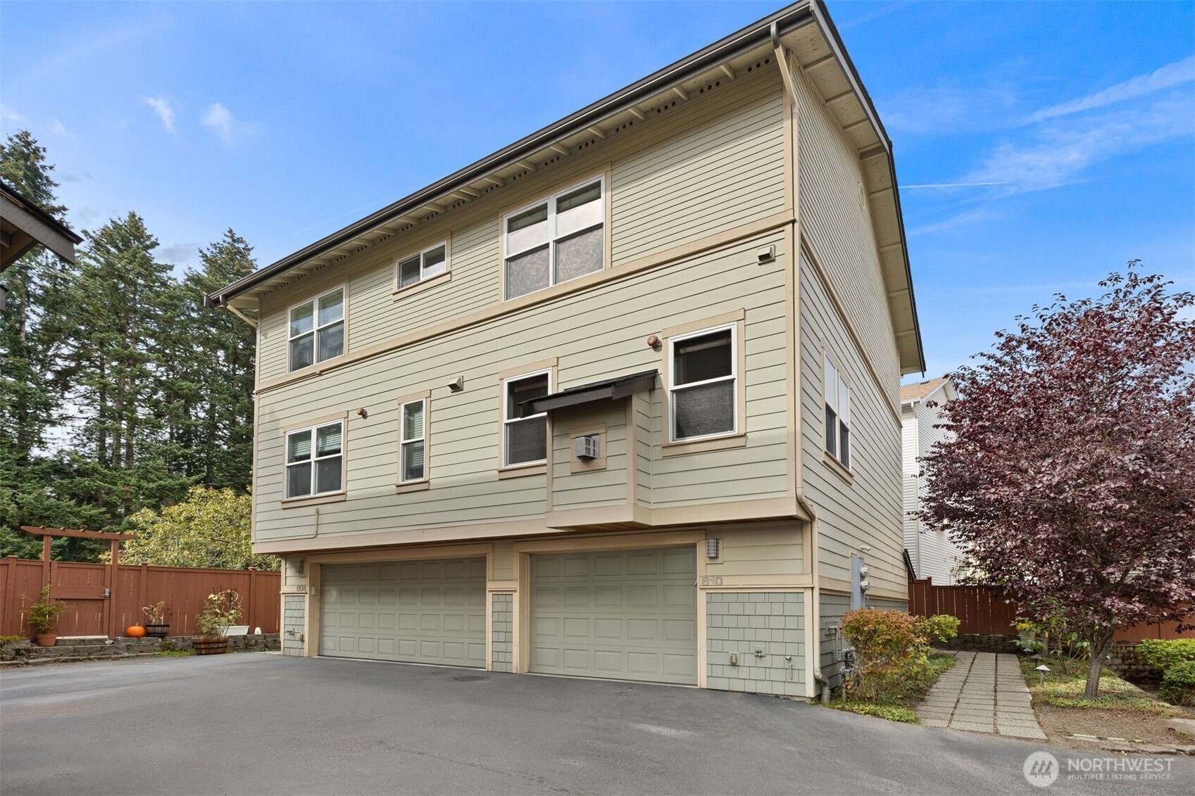 810 N 145th Lane