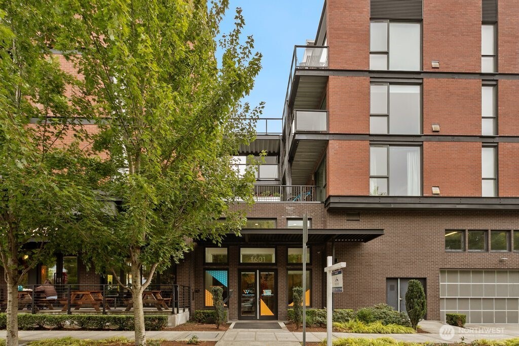 1601 N 45th Street #212
