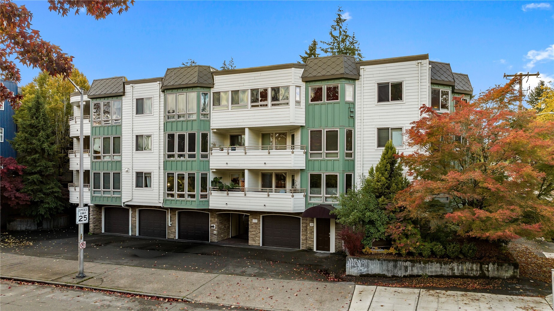 12349 Roosevelt Way NE #401