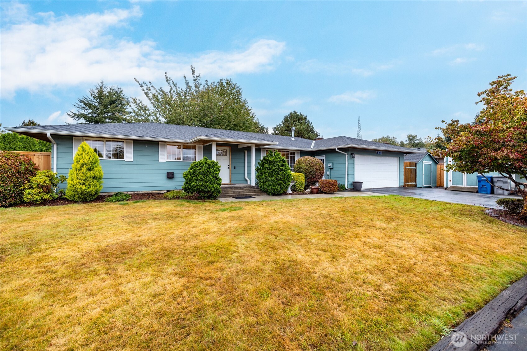 18727 Fishermans Loop