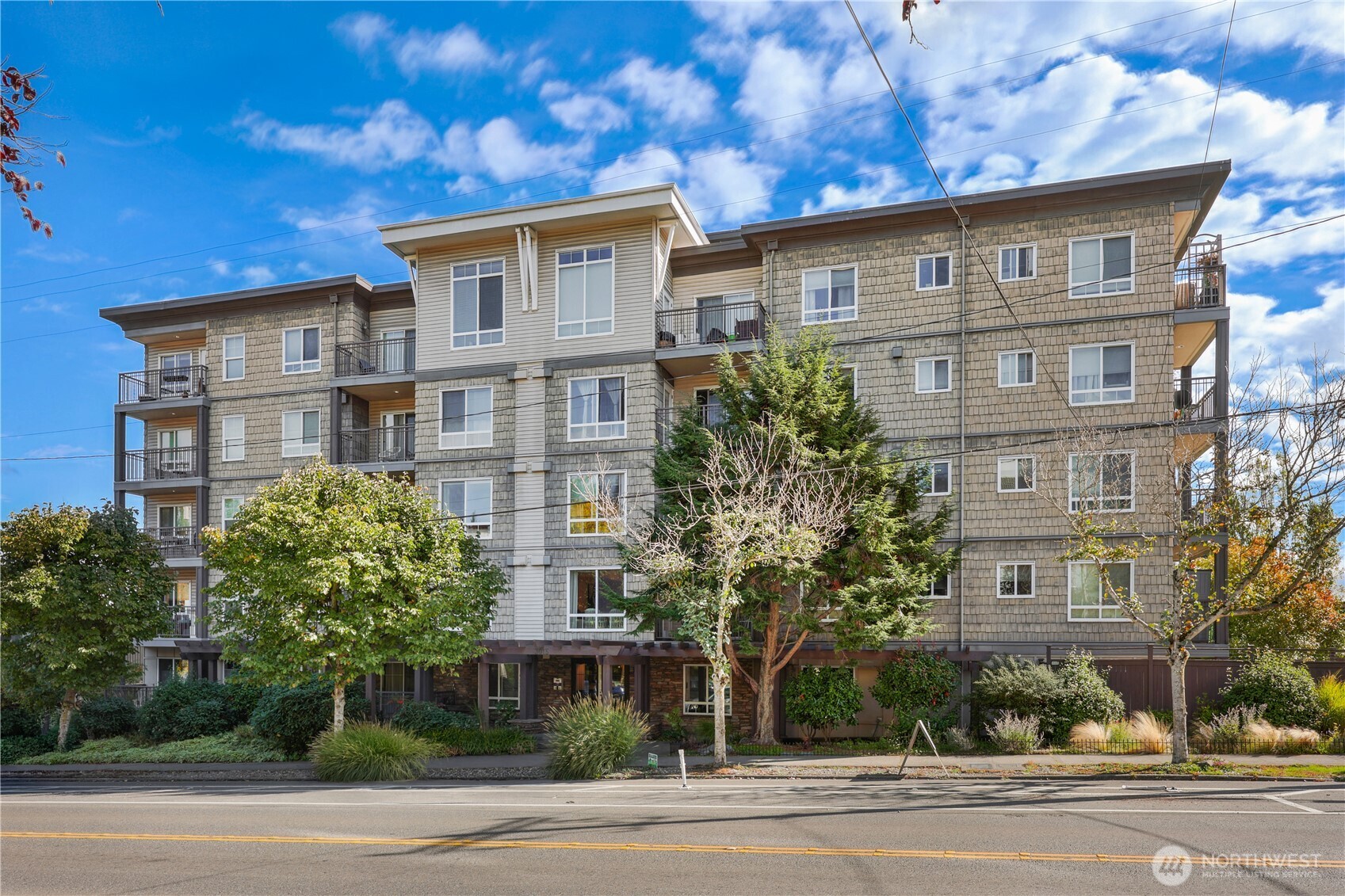 3015 SW Avalon Way #204