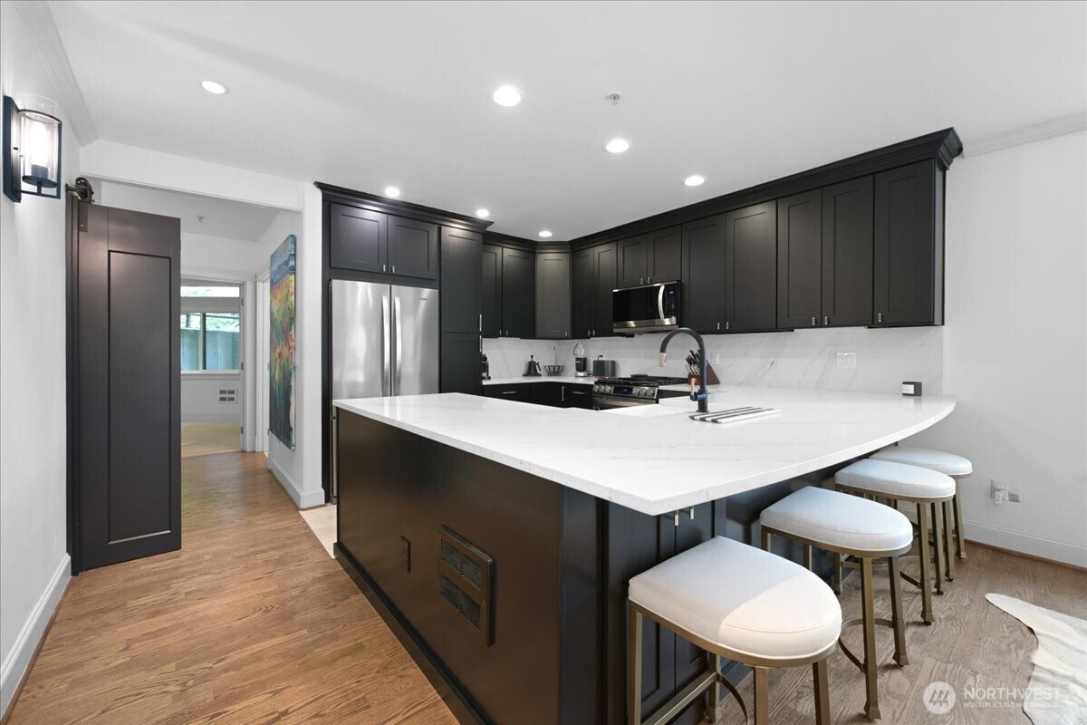 121 Lakeside Avenue #201, Seattle, WA 98122, photo 5 of 26