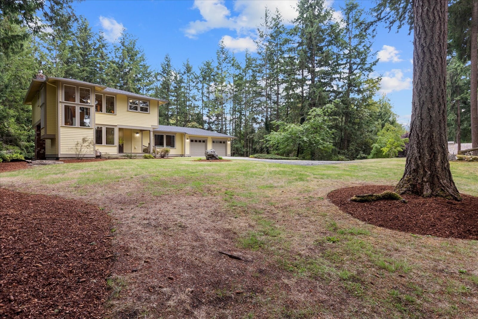 20012 NE 177th Street, Woodinville, WA 98077, photo 2 of 31