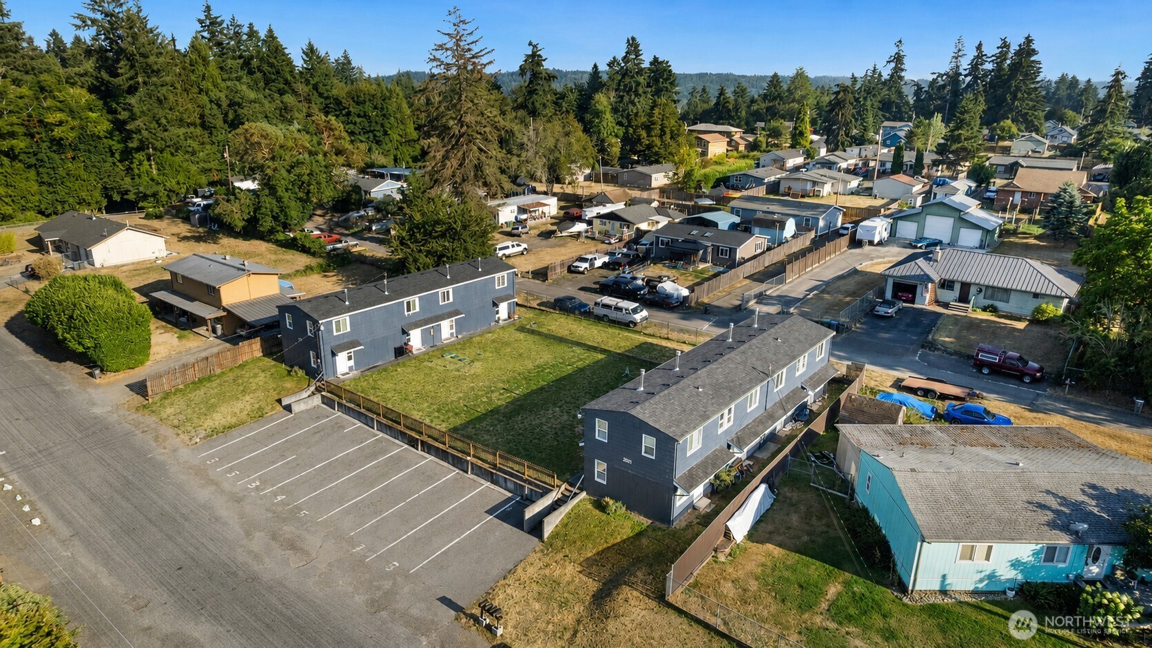 2821 NE Center Street #1-8