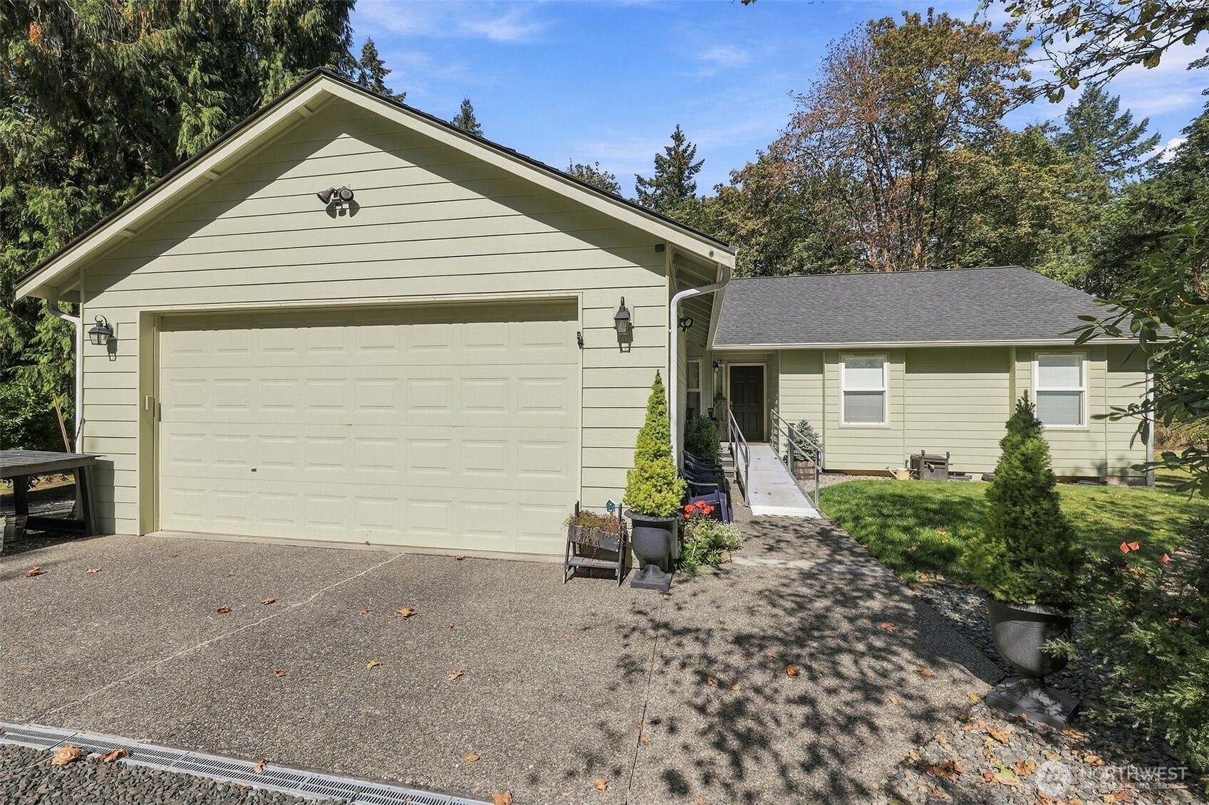 2012 Lorraine Drive SE
