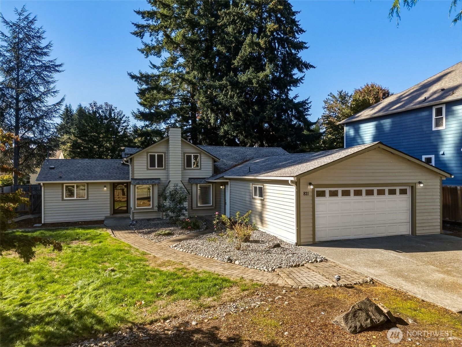 821 7th Avenue SW