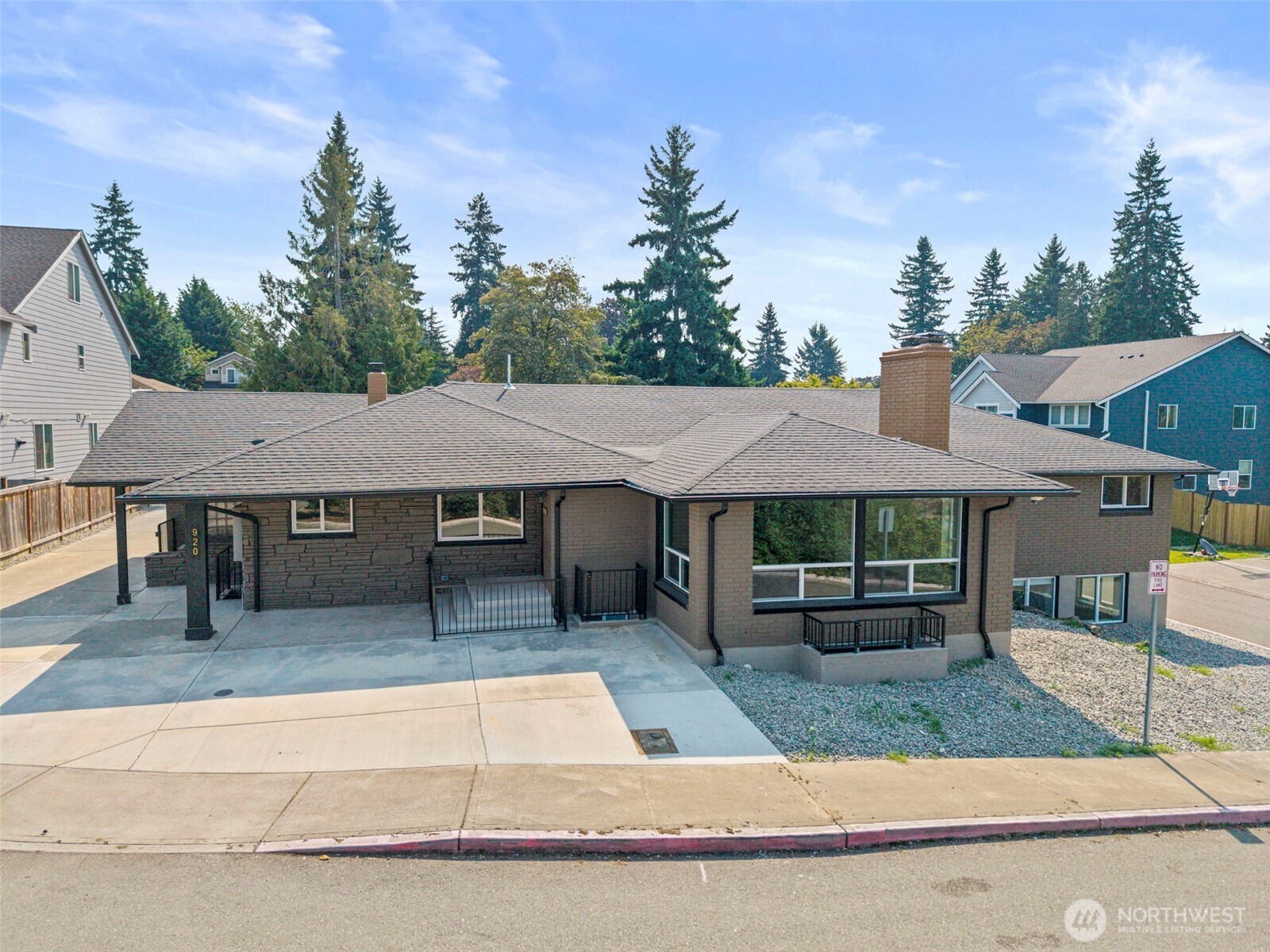 1008 E Guiberson Street