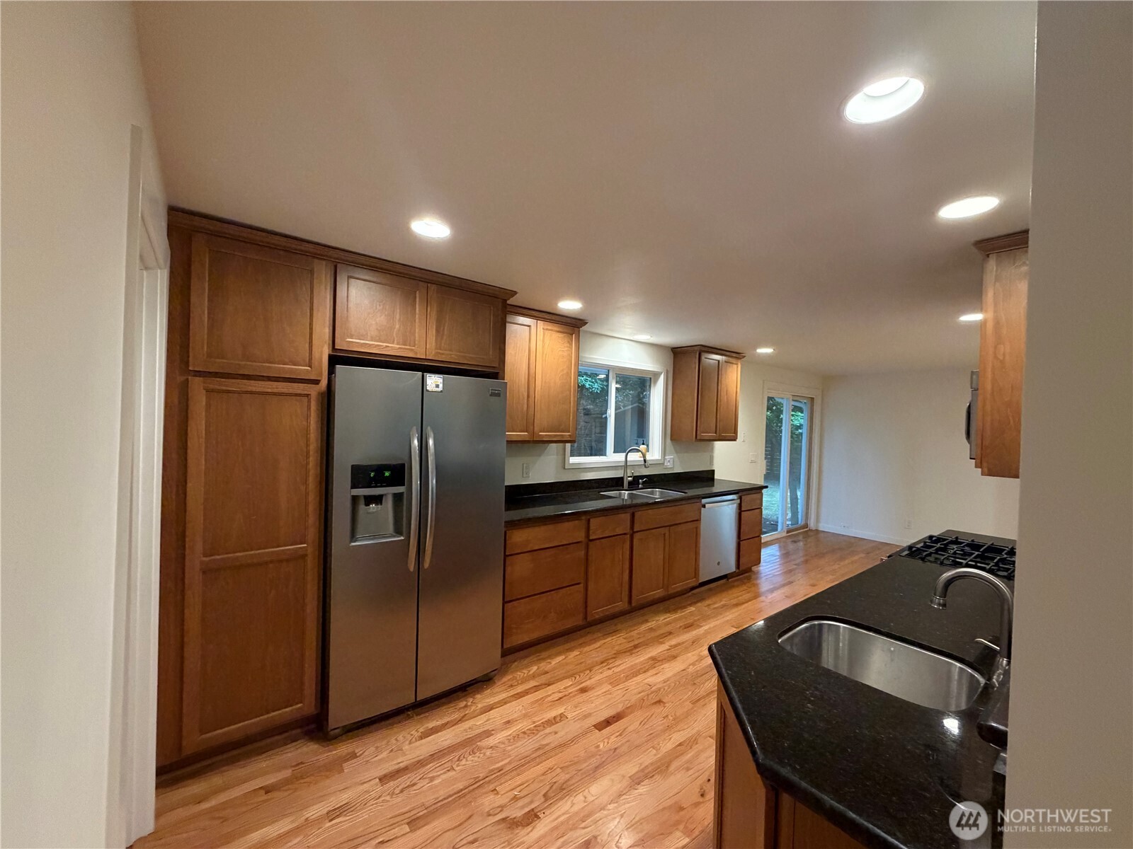 11436 108th Avenue NE, Kirkland, WA 98033, photo 4 of 16