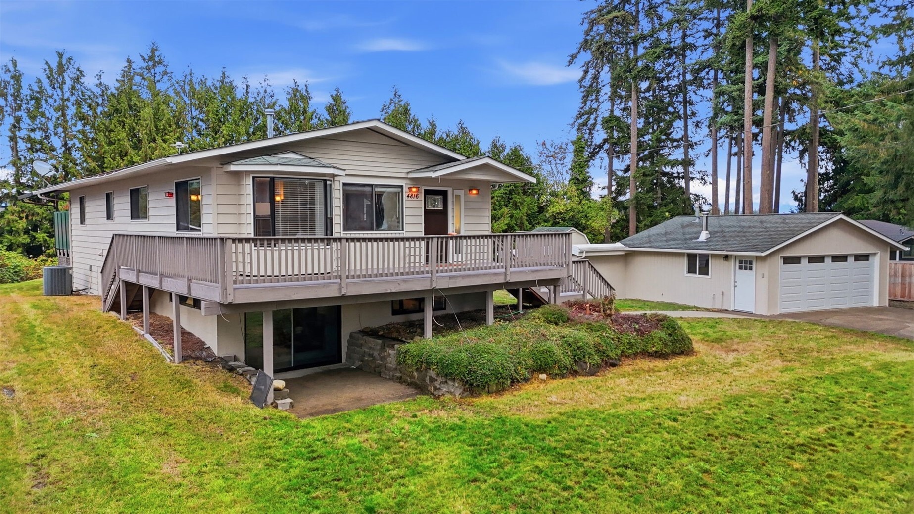 4816 Aqua Drive E, Bonney Lake, WA 98391-8606, photo 2 of 39