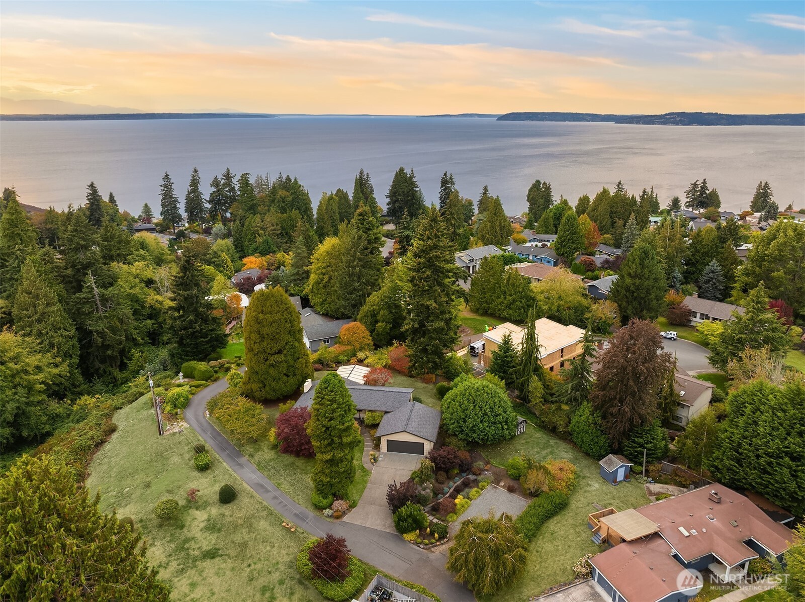 17328 76th Avenue W, Edmonds, WA 98026, photo 2 of 13