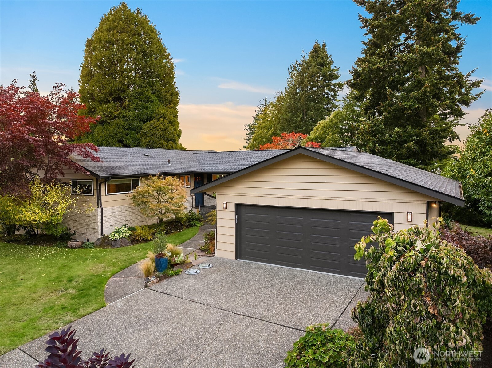 17328 76th Avenue W, Edmonds, WA 98026, photo 3 of 13