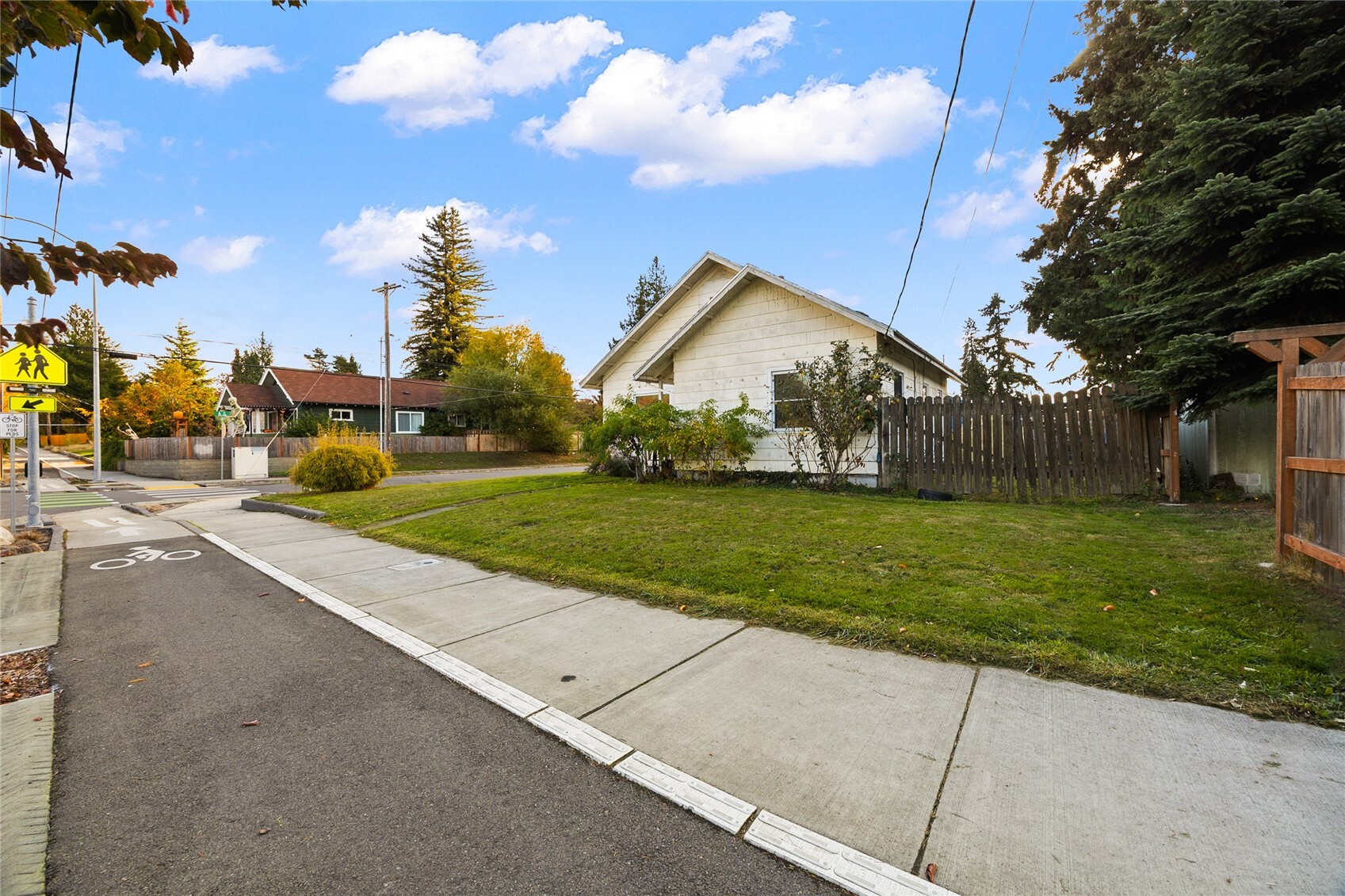 102 S 64th St, Tacoma, WA 98408, photo 4 of 32