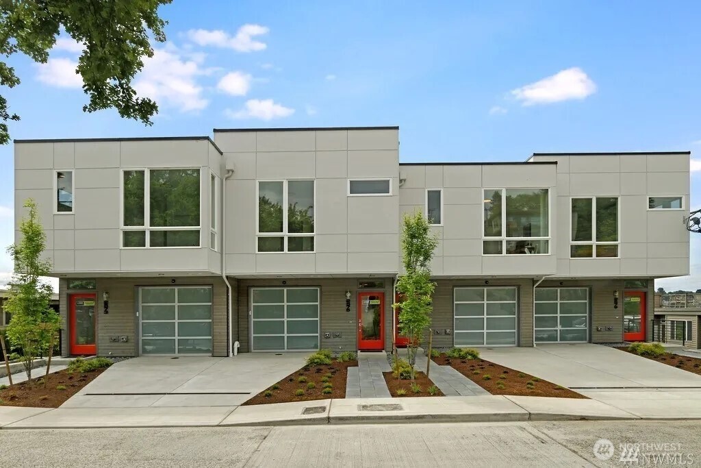 2573 13th Avenue W