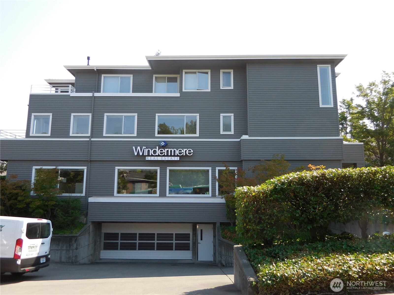 214 W McGraw Street #201