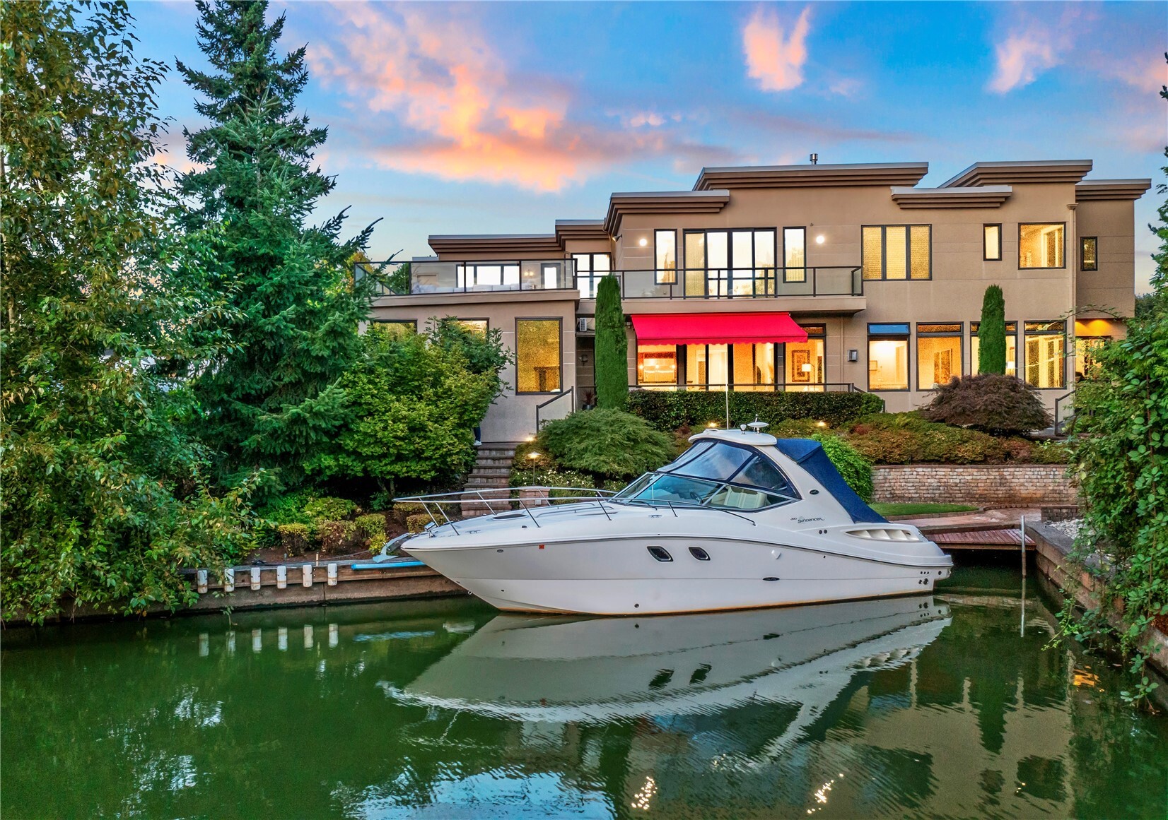 2 Crescent Key SE