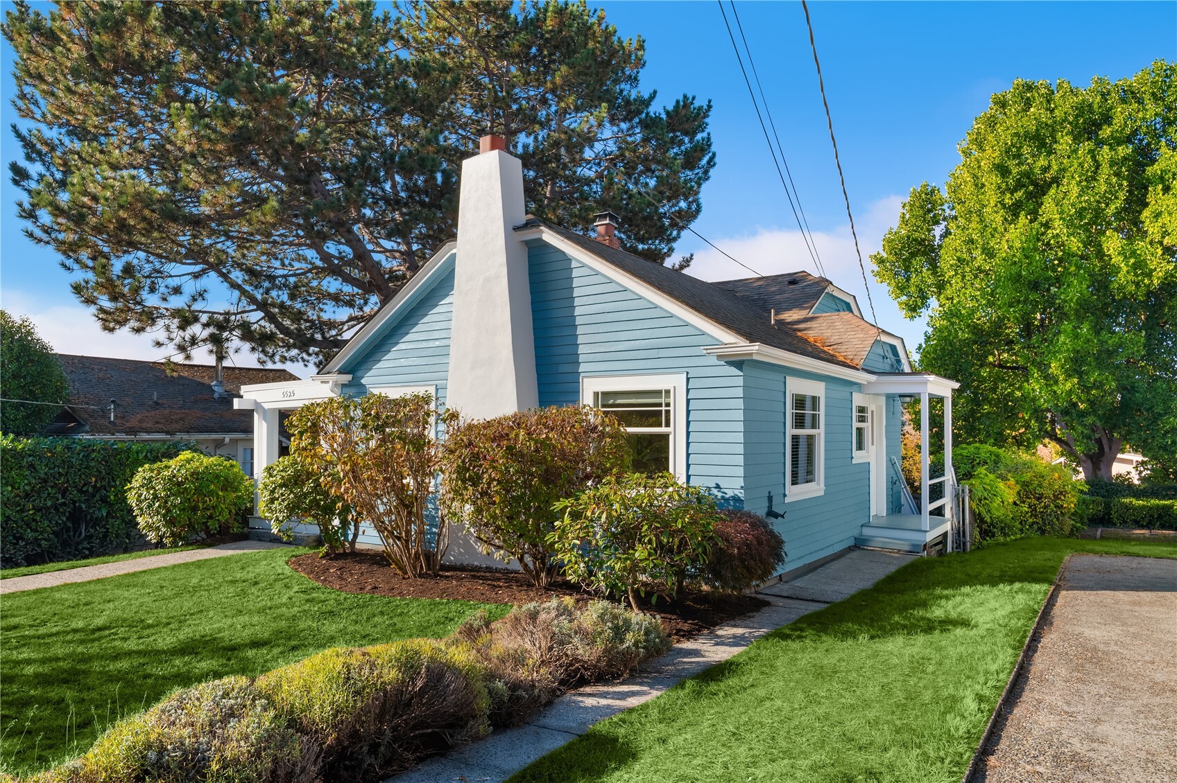 5525 30th Avenue NE