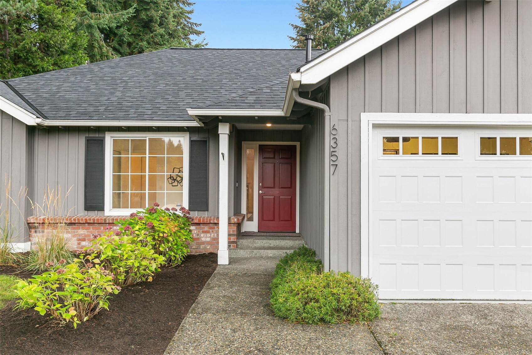 6357 114th Avenue SE, Bellevue, WA 98006, photo 2 of 24