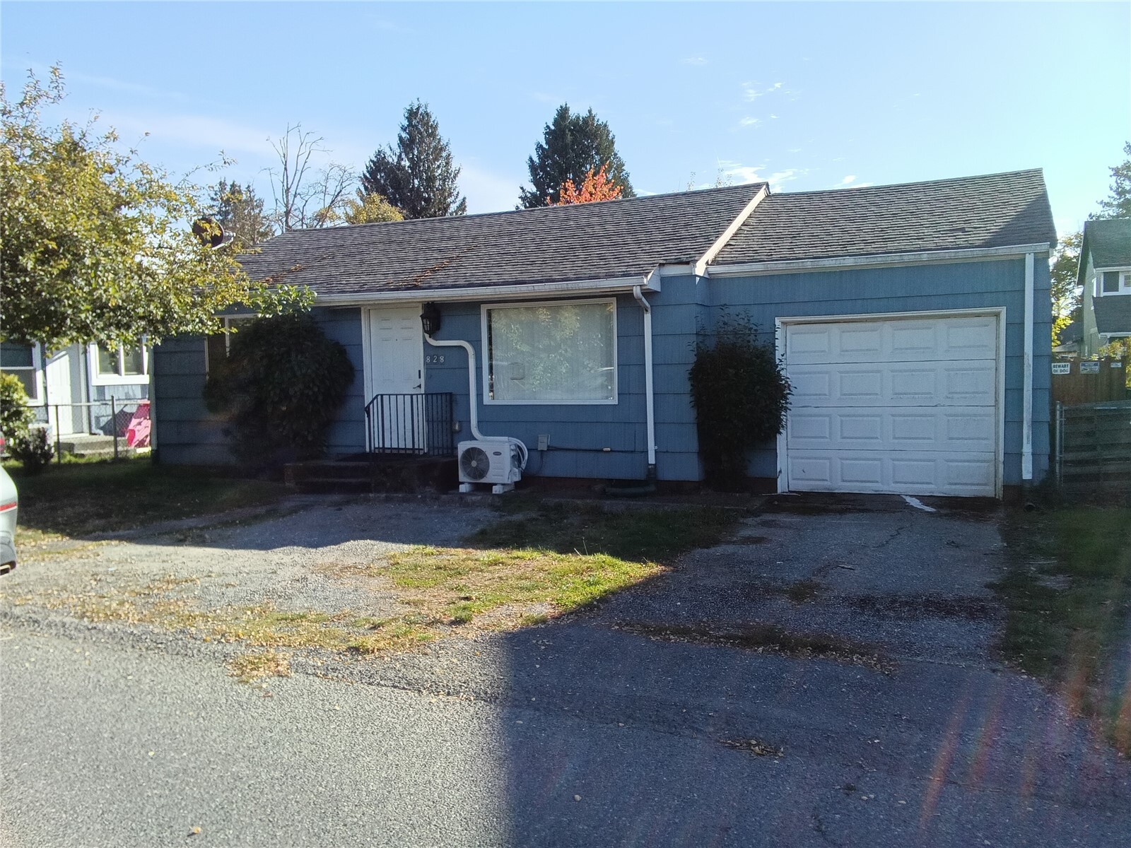 828 E 68th Street