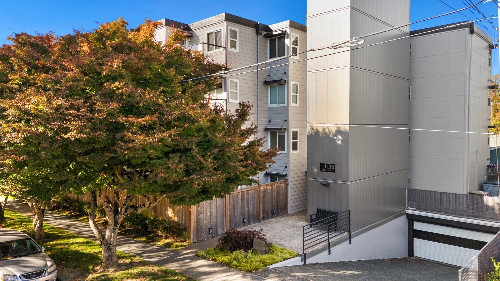 4118 SW College Street #404