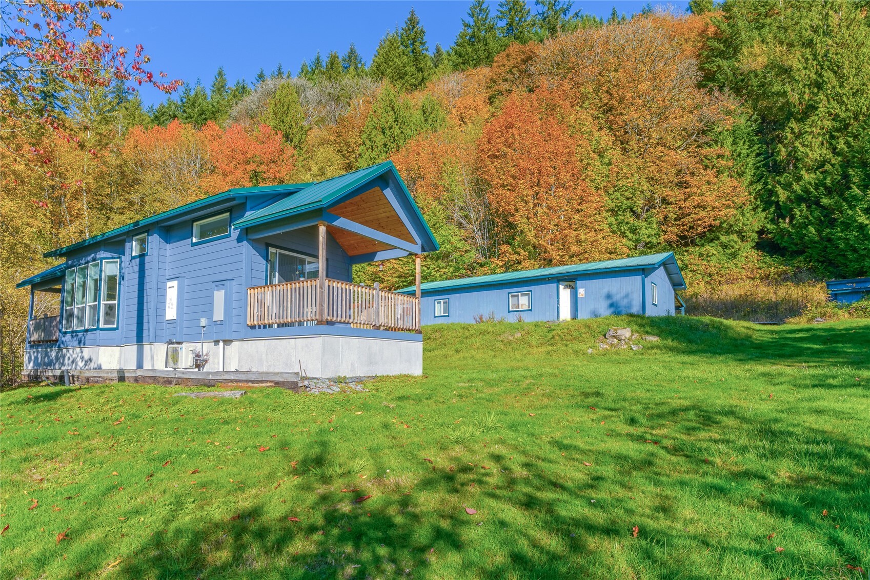 1133 Old Highway 99 North Road