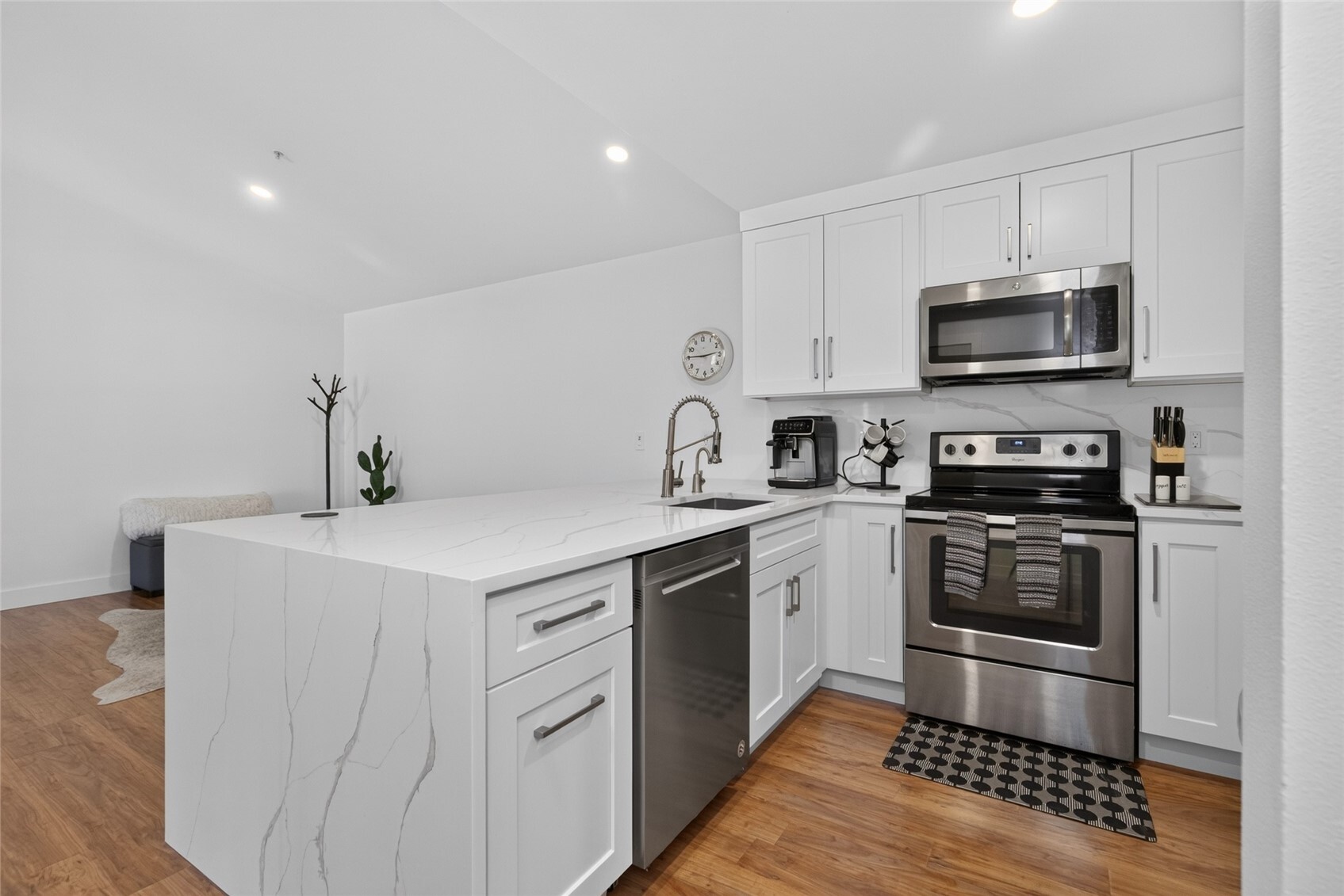 10709 Valley View Road #B 401, Bothell, WA 98011, photo 4 of 33