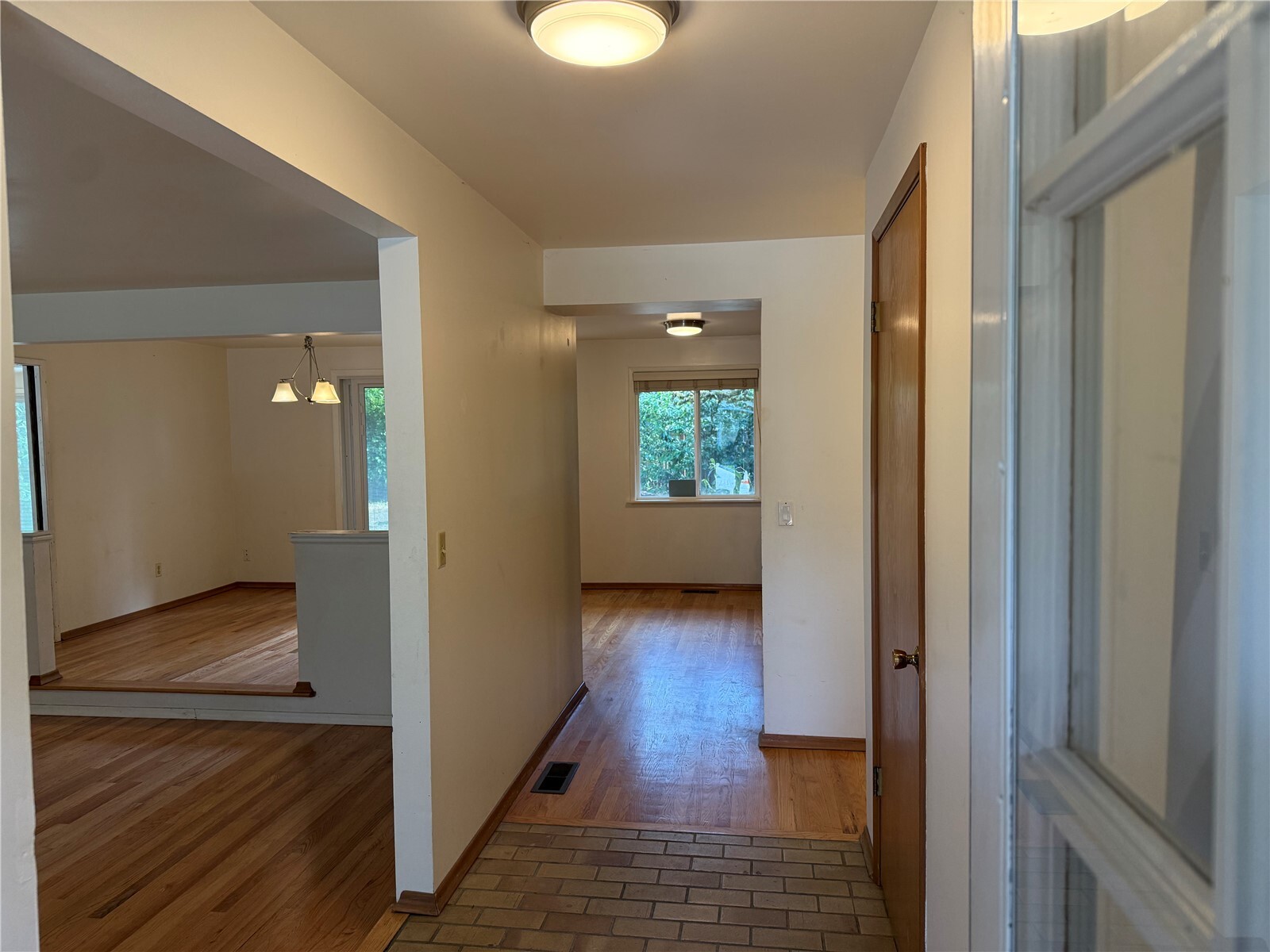 17421 NE 11th Street, Bellevue, WA 98008, photo 4 of 22