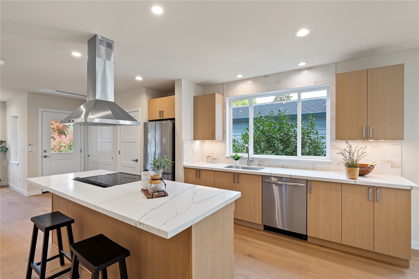 7740 36th Avenue NE, Seattle, WA 98115, photo 3 of 28