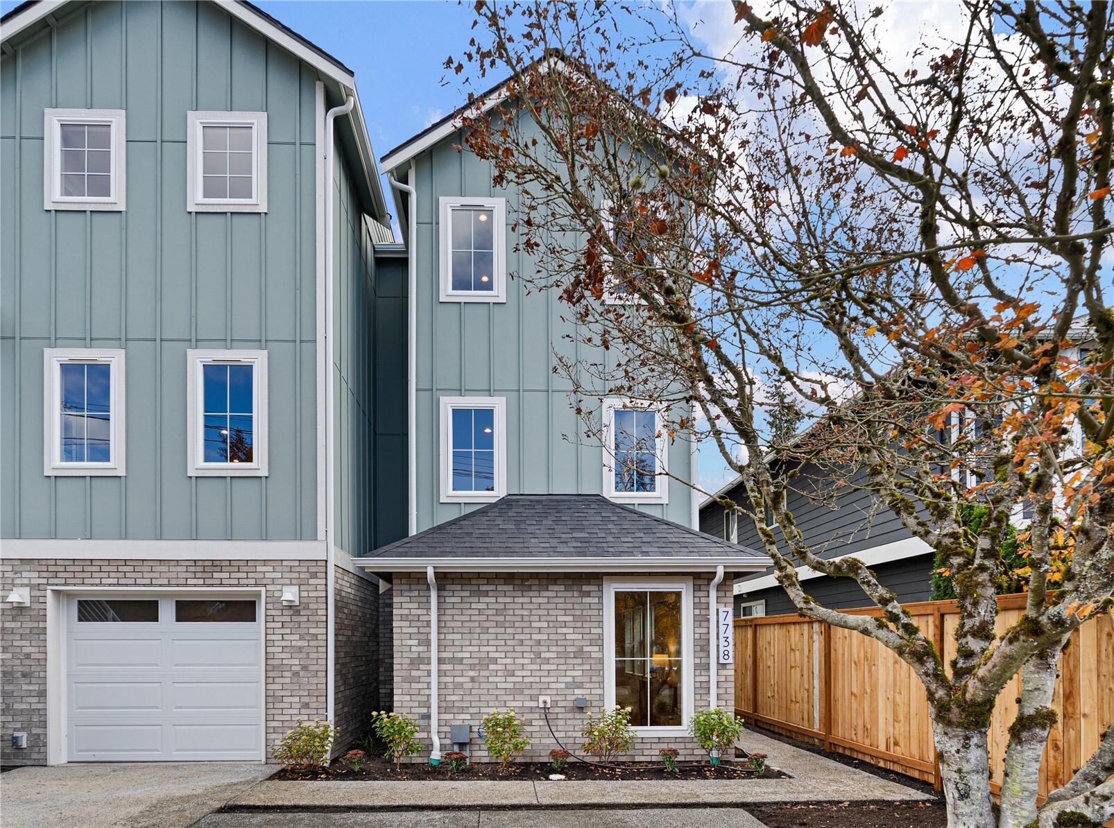7738 36th Avenue NE, Seattle, WA 98115, photo 2 of 22