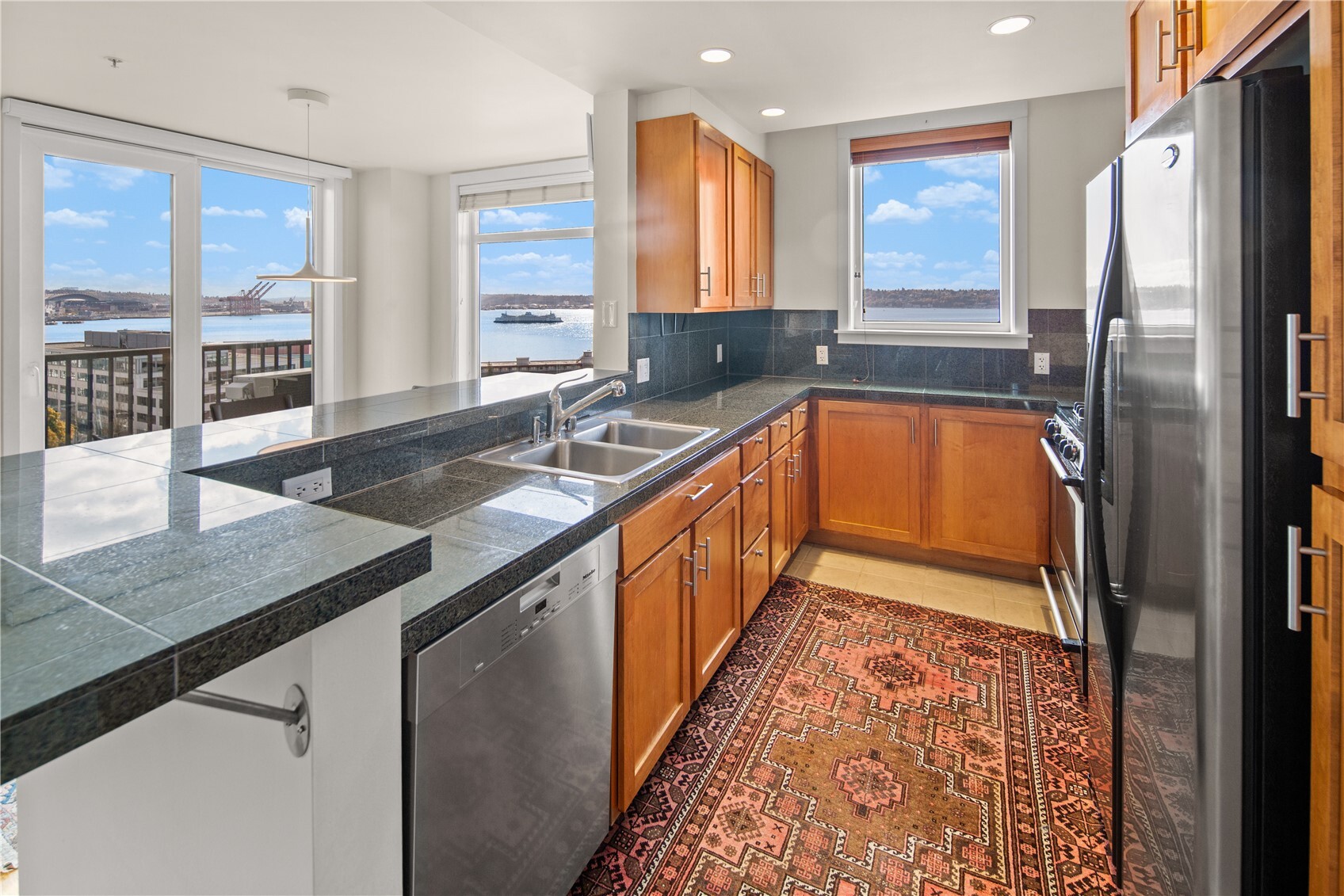 2607 Western Avenue #804, Seattle, WA 98121, photo 4 of 37