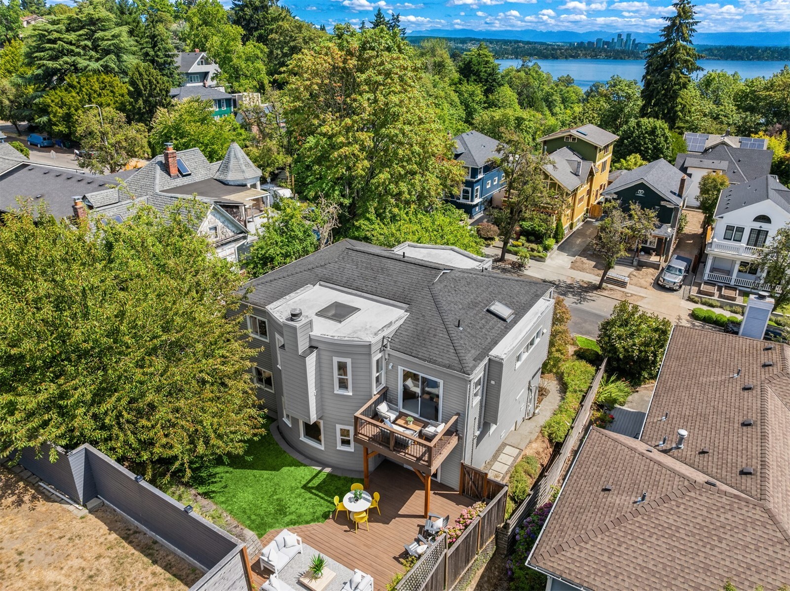 209 32nd Avenue, Seattle, WA 98122, photo 2 of 38