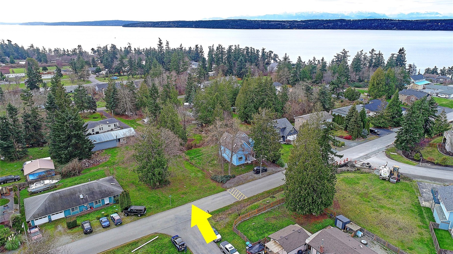 127 W Admiralty Way