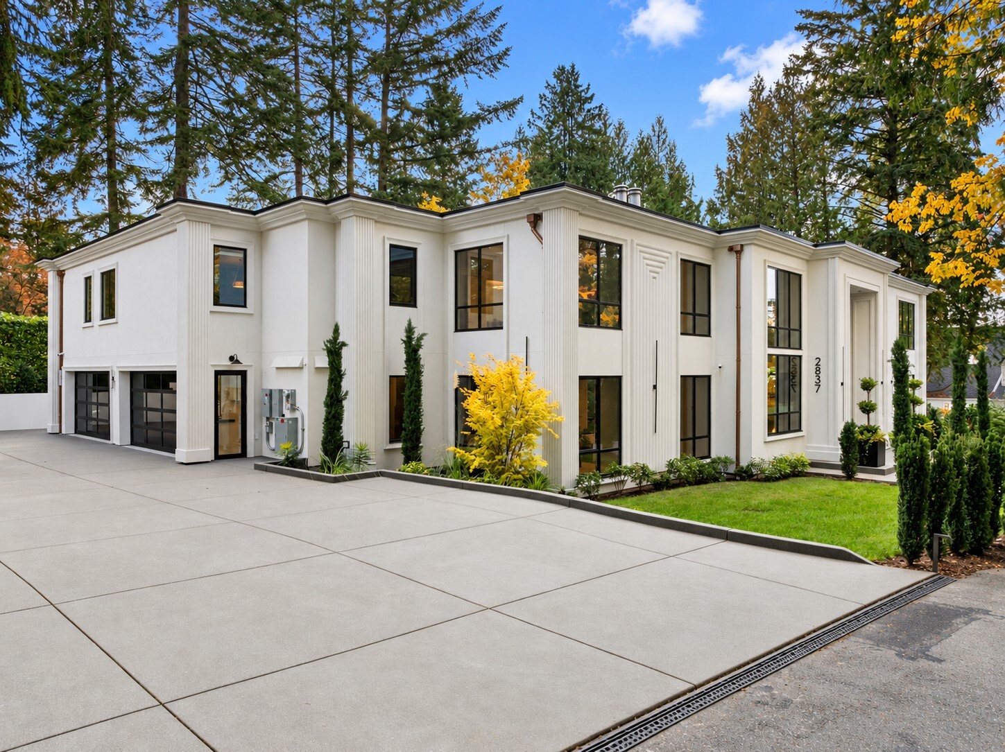 2837 Evergreen Point Road, Medina, WA 98039, photo 2 of 37