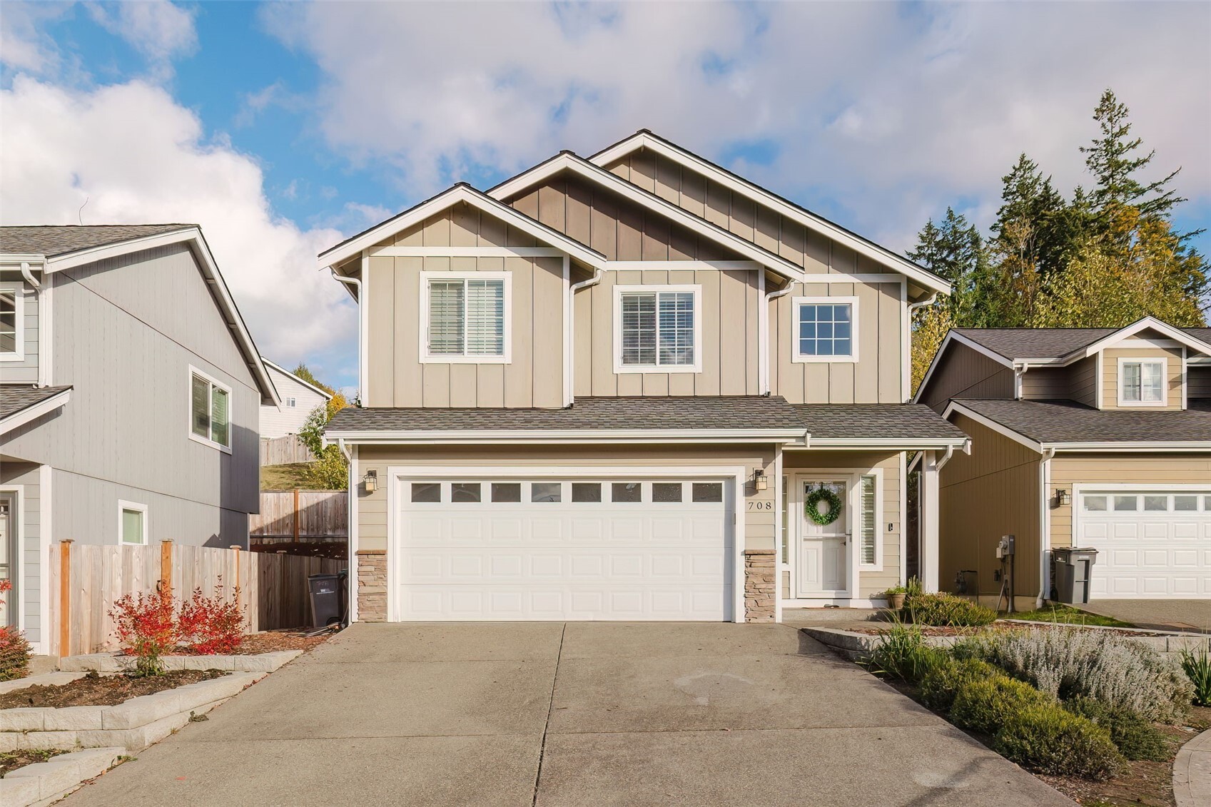708 Courage Court SE
