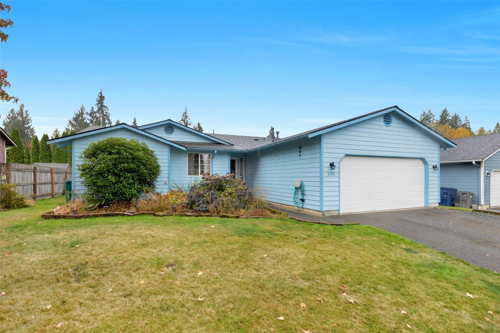 202 Tompkins Pl, Granite Falls, WA 98252, photo 2 of 19