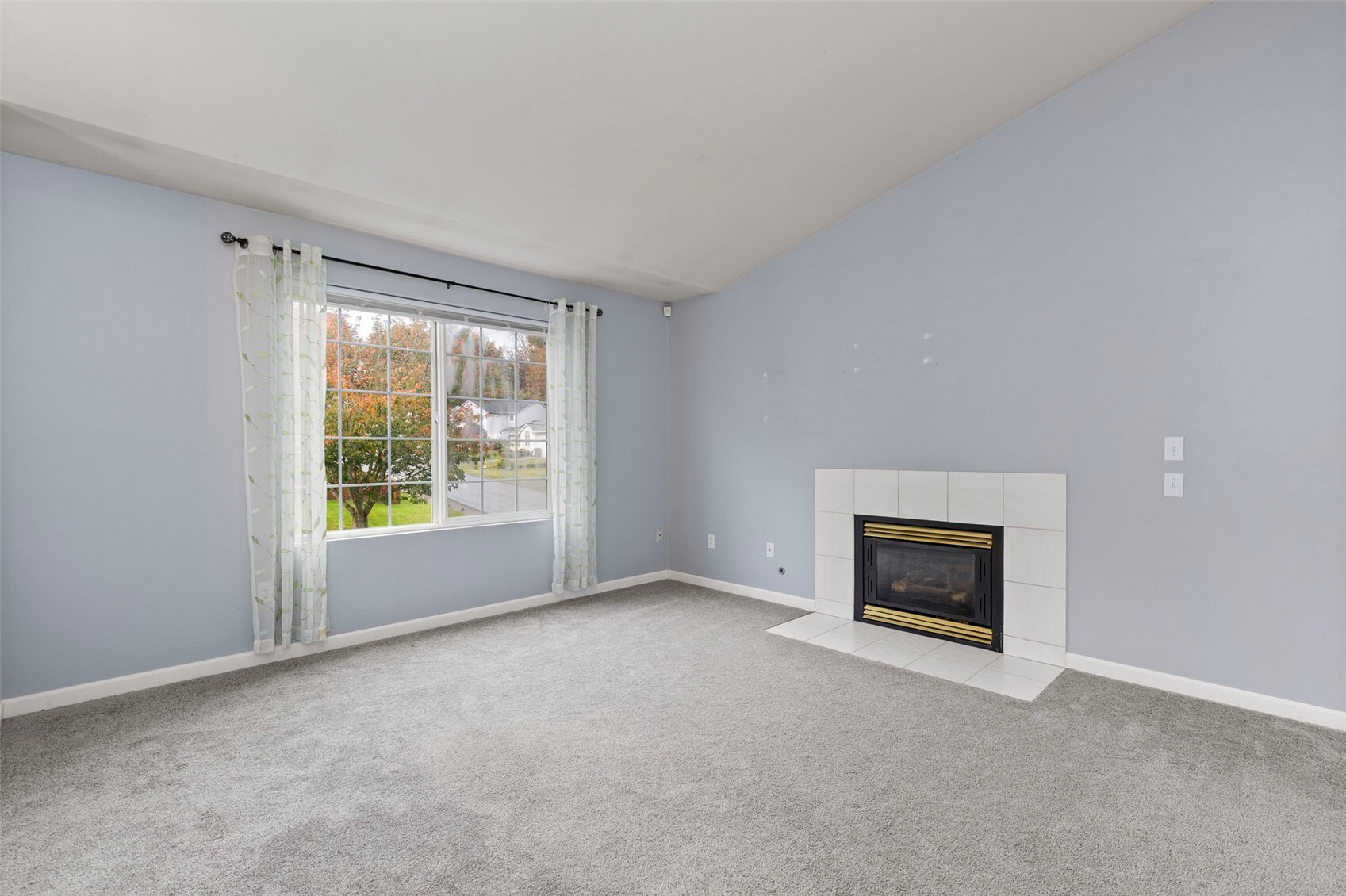 2137 Kelp Place E, Port Orchard, WA 98366, photo 3 of 31