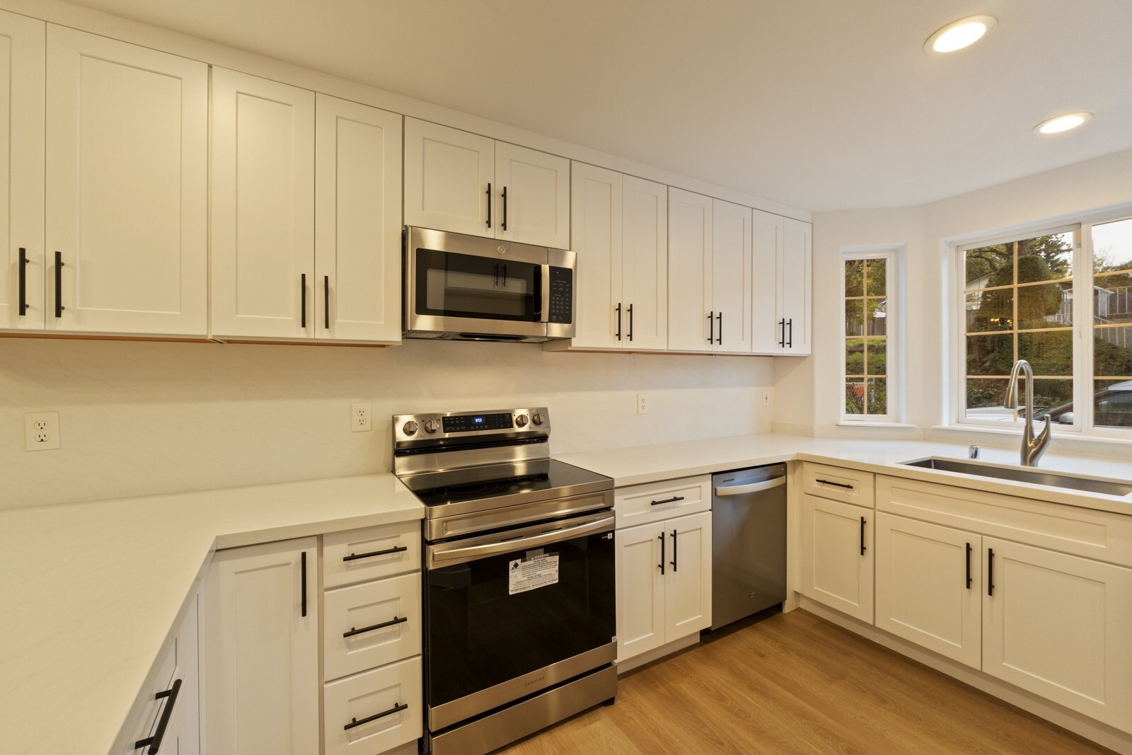 6431 24th Avenue S, Seattle, WA 98108, photo 4 of 28