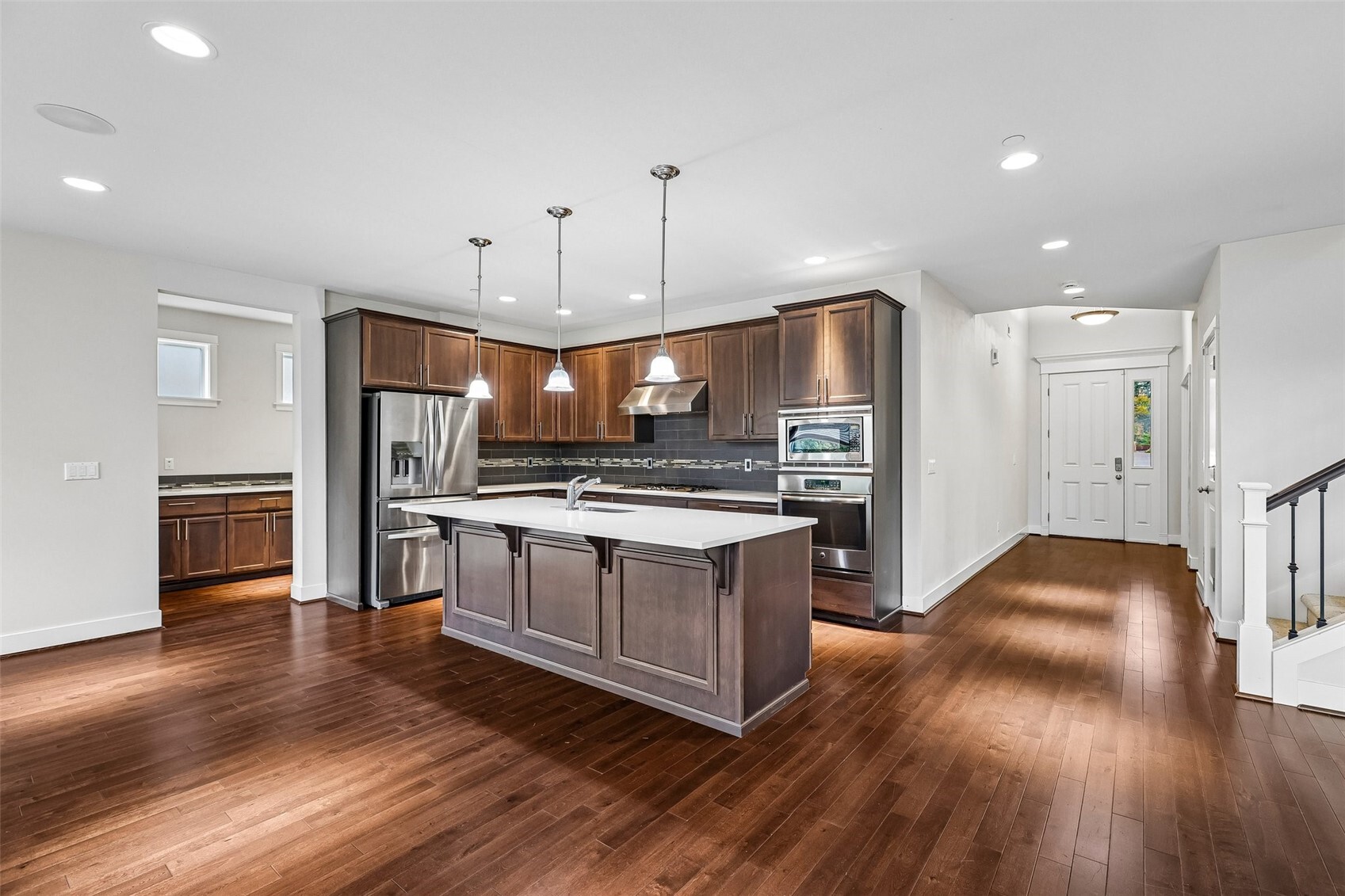 5402 165th Place SW, Lynnwood, WA 98037, photo 3 of 25