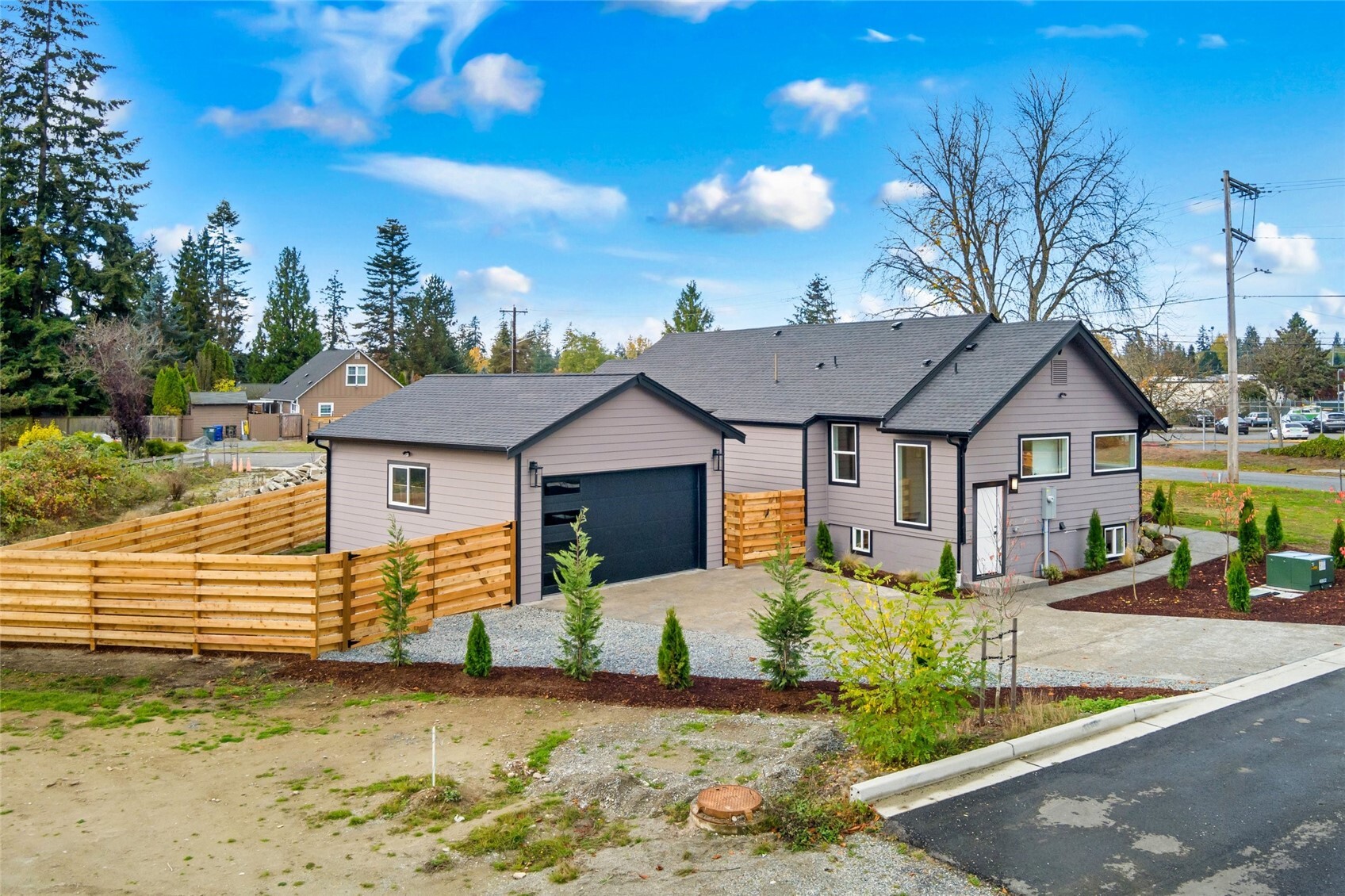 8521 Holly Drive, Everett, WA 98208, photo 3 of 37