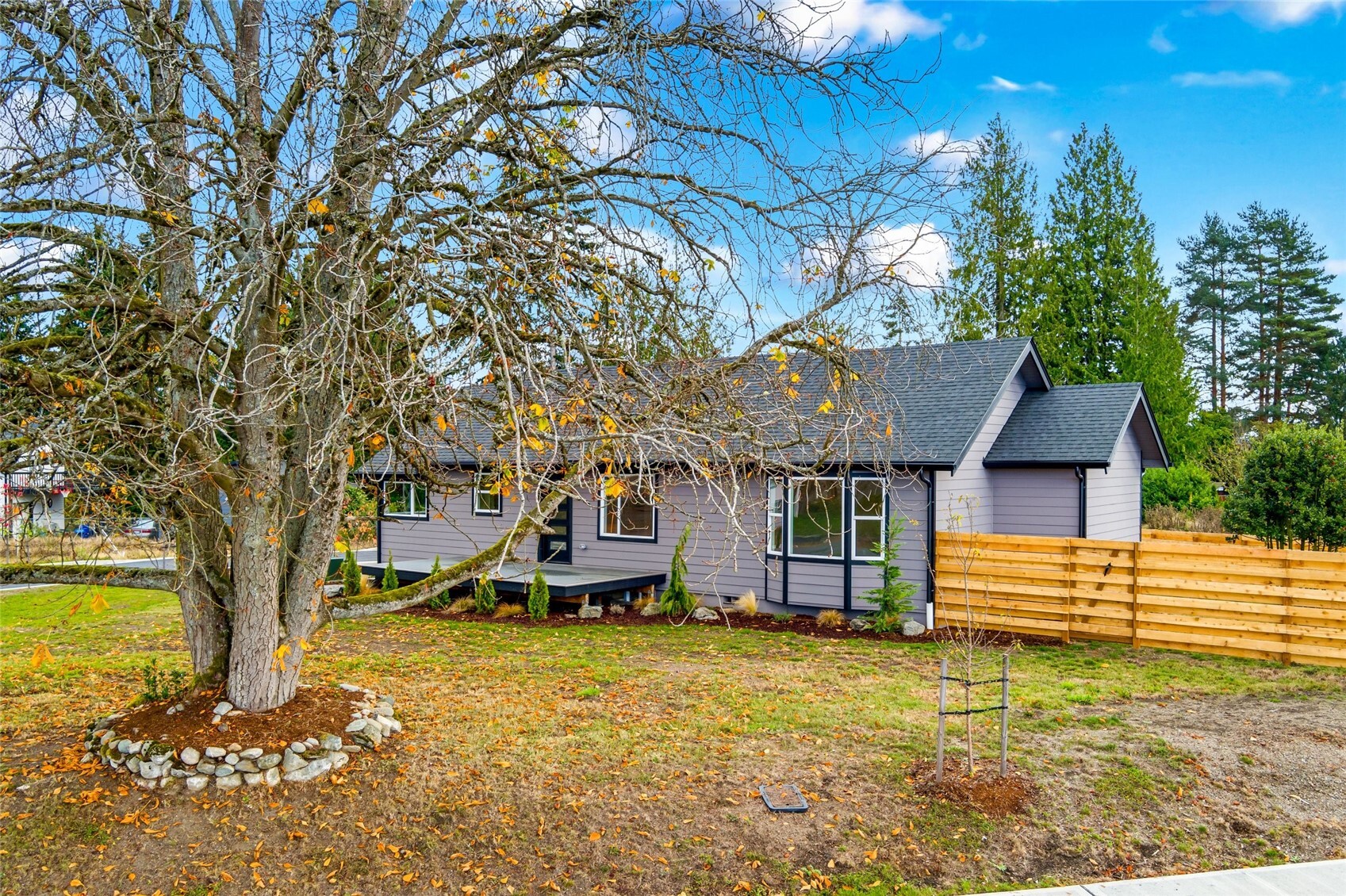 8521 Holly Drive, Everett, WA 98208, photo 2 of 37