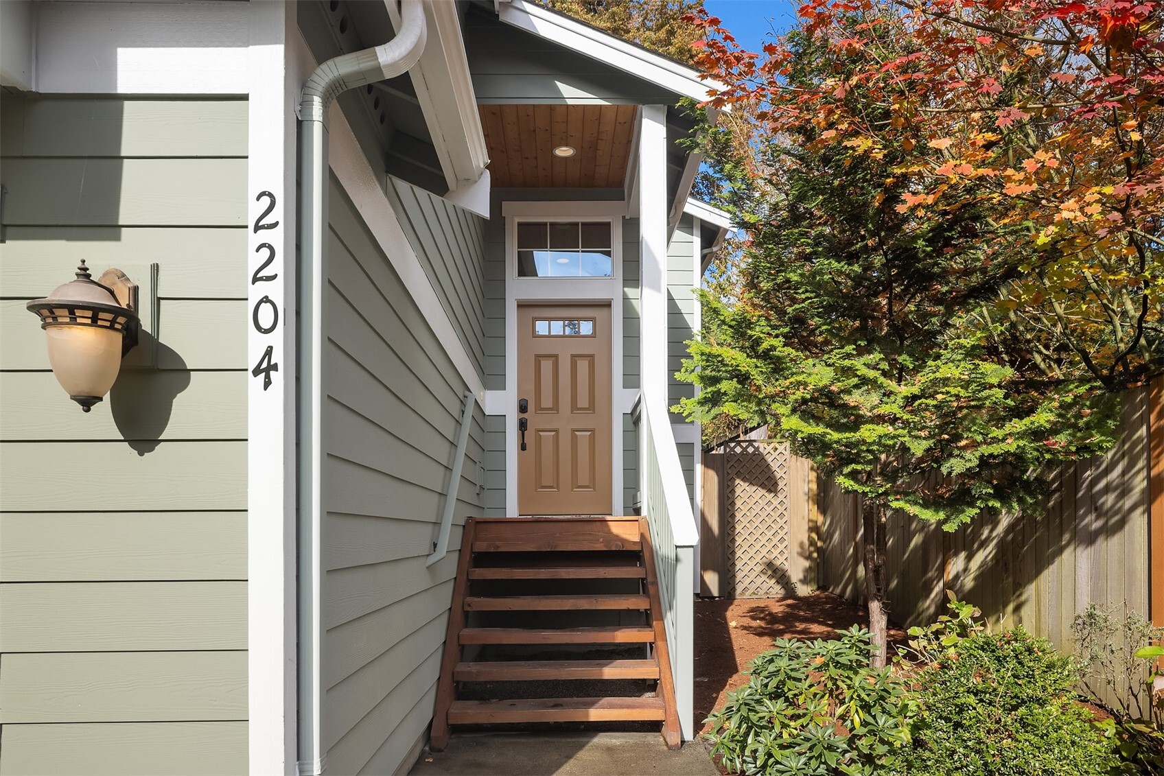 2204 NE 135th Street, Seattle, WA 98125, photo 3 of 37