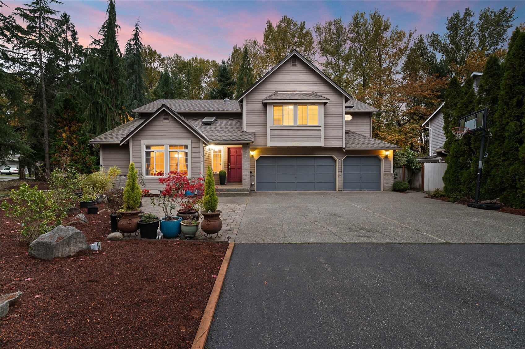 15707 138th Place SE, Renton, WA 98058, photo 2 of 16