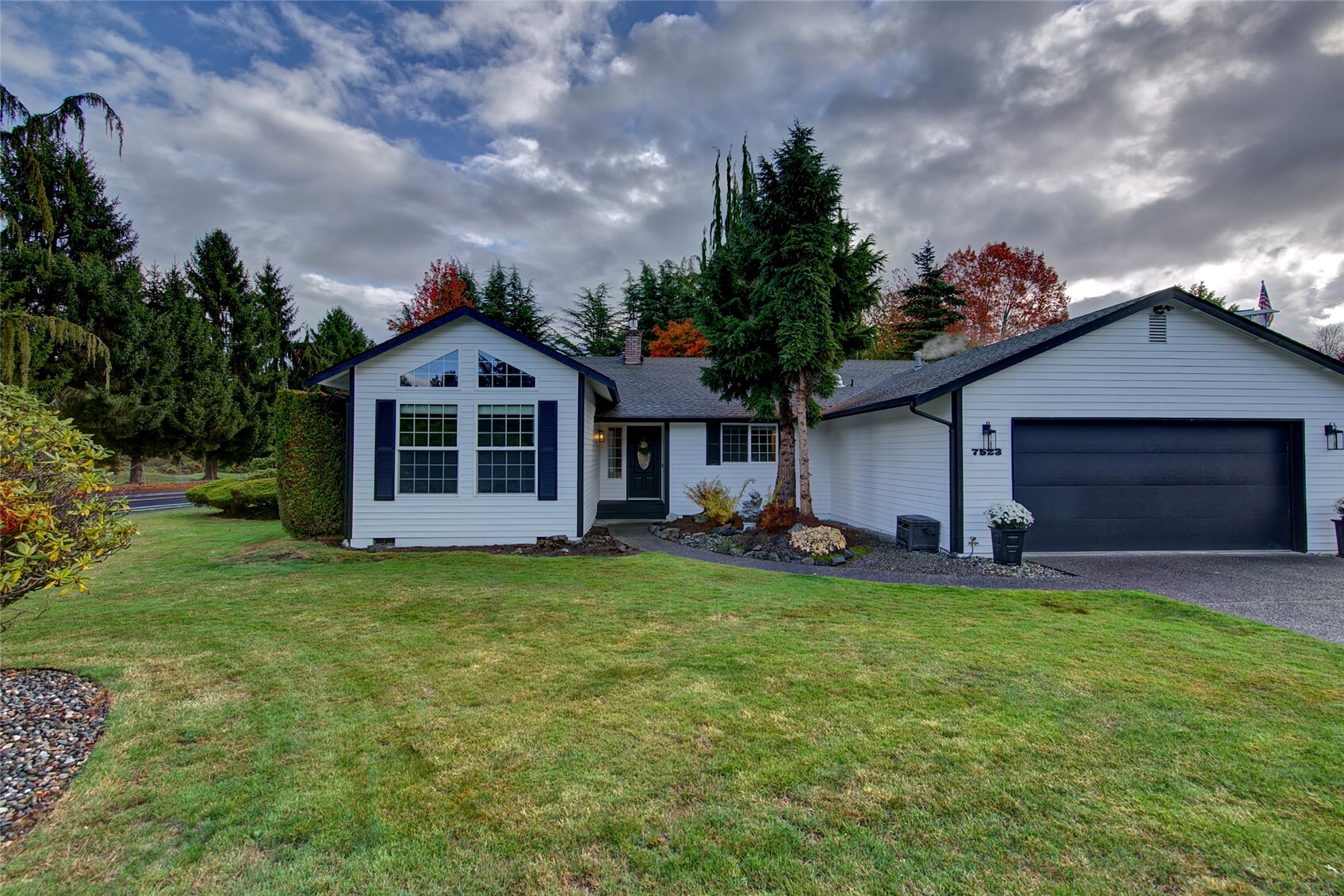 7523 71st Ave NE, Marysville, WA 98270-7711, photo 2 of 7