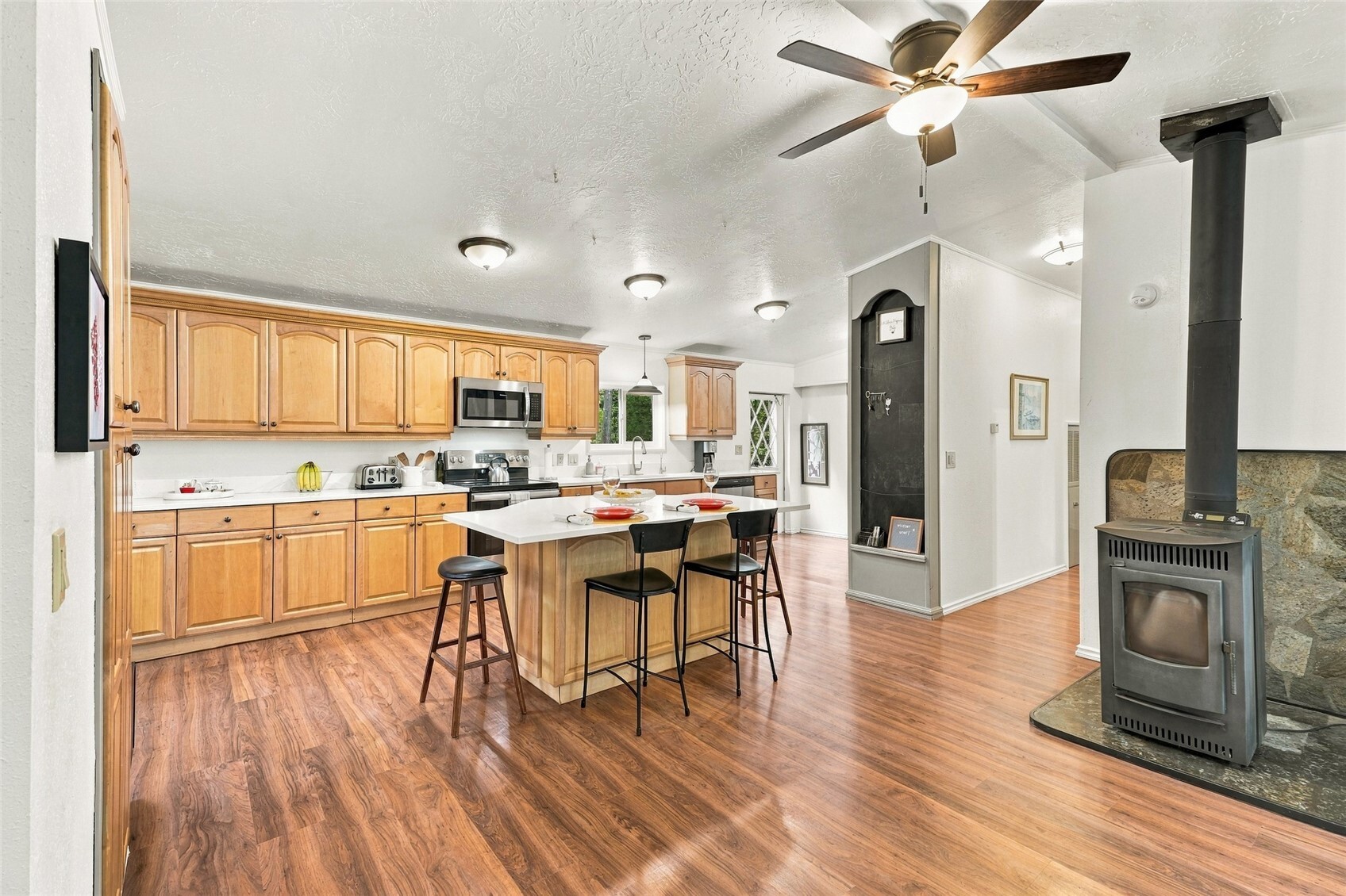 21909 Sweeney Road SE, Maple Valley, WA 98038, photo 5 of 19